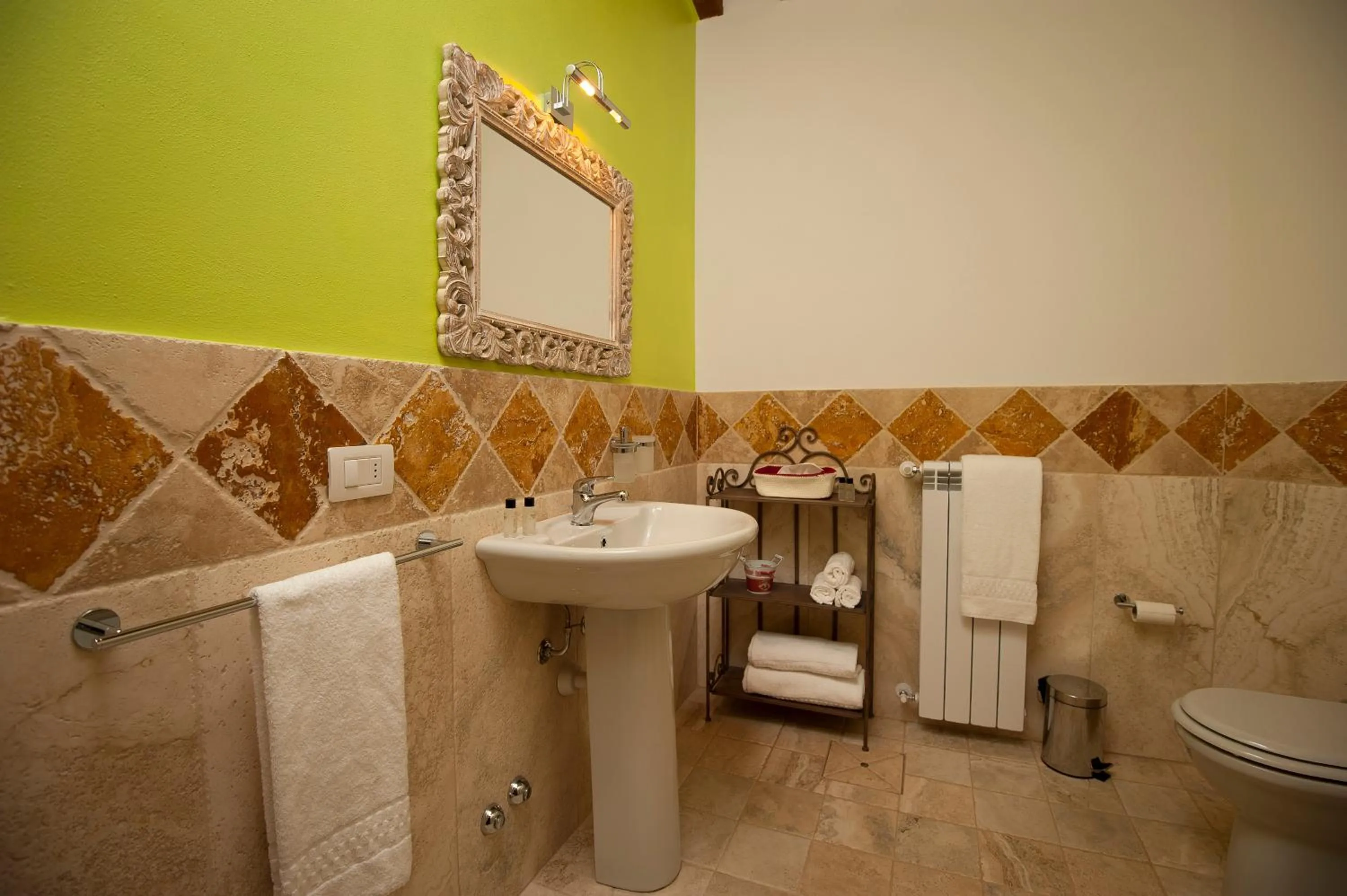 Bathroom in Antico Granaione