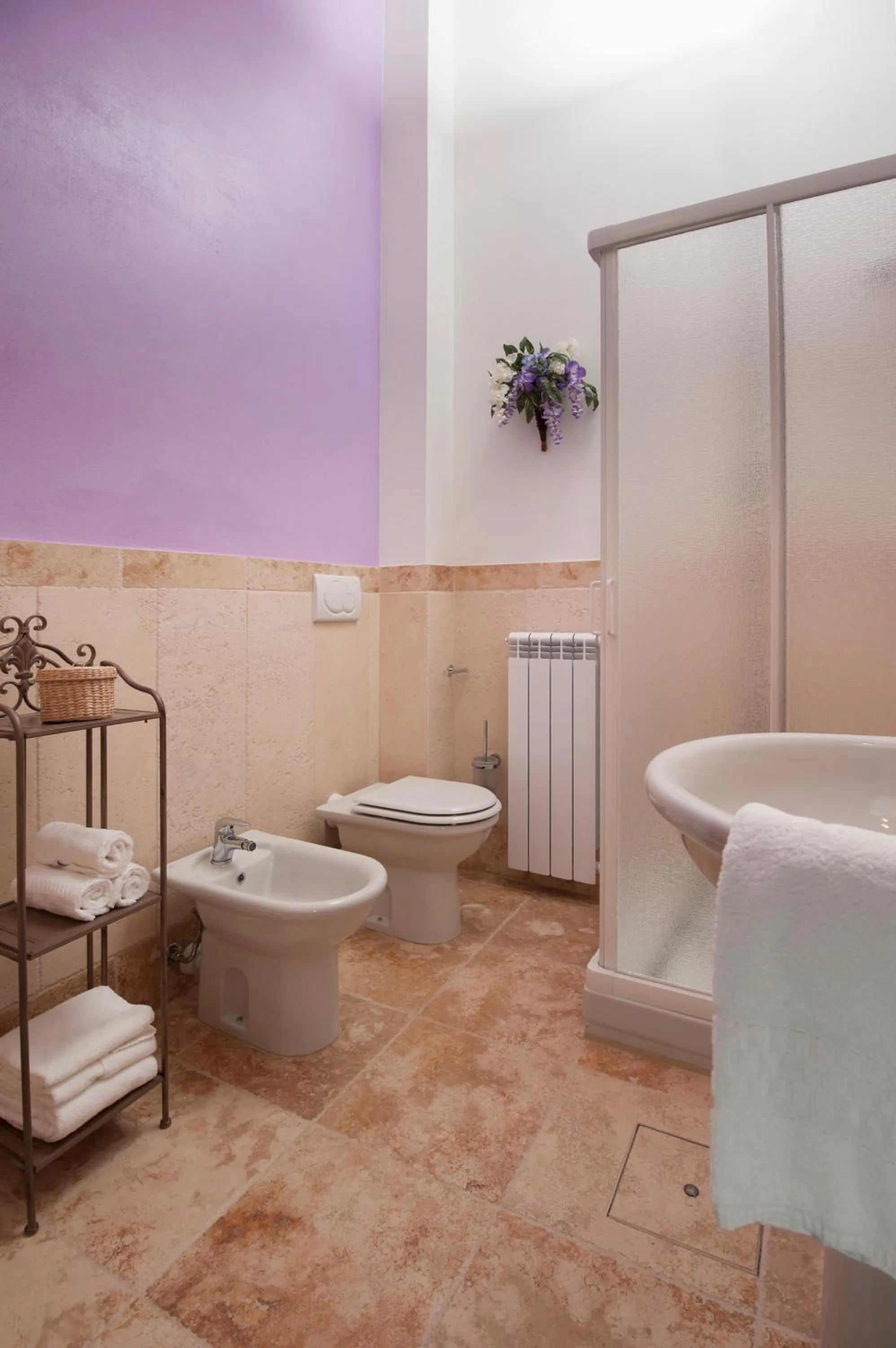 Bathroom in Antico Granaione