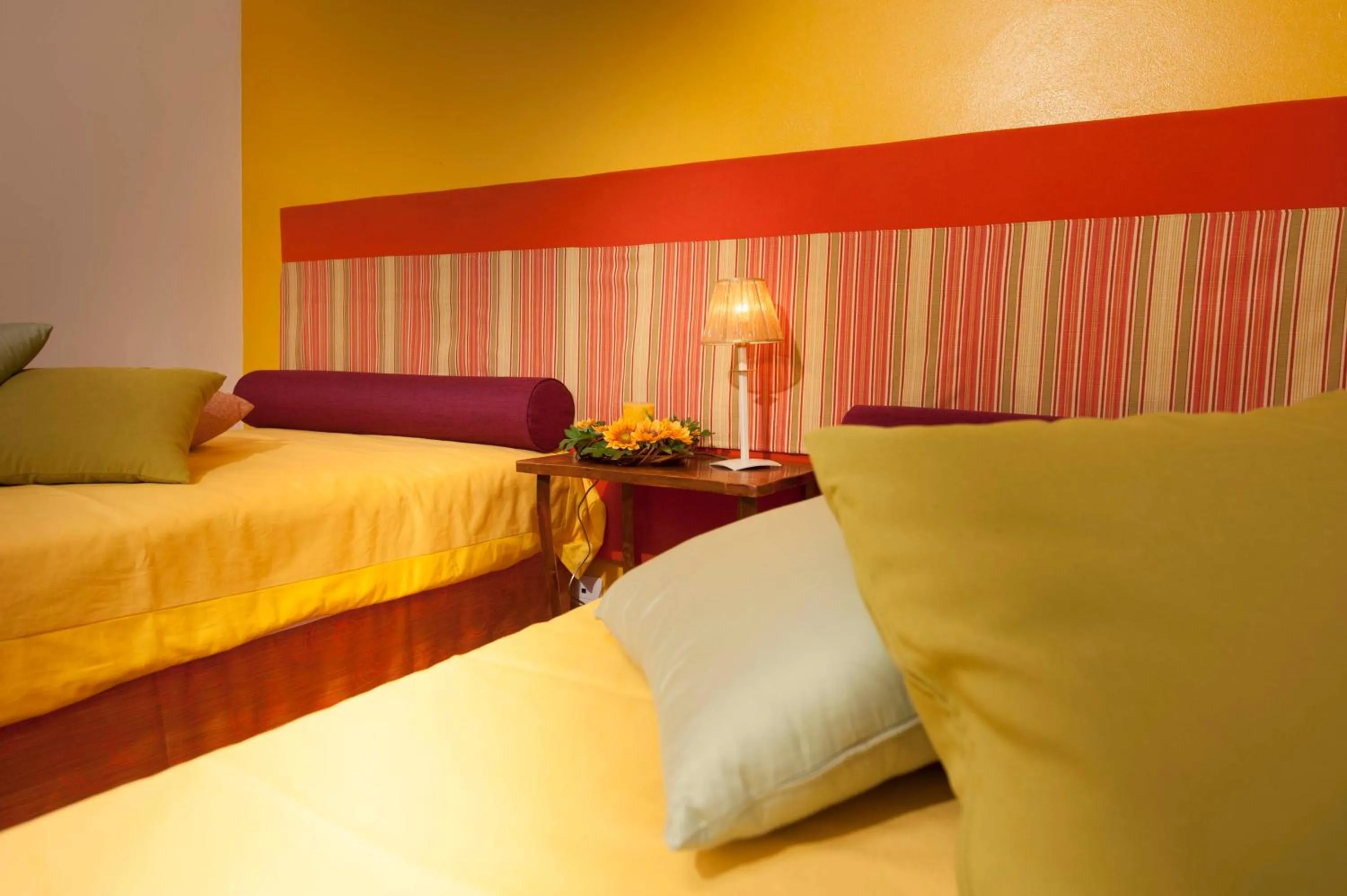 Decorative detail, Bed in Antico Granaione