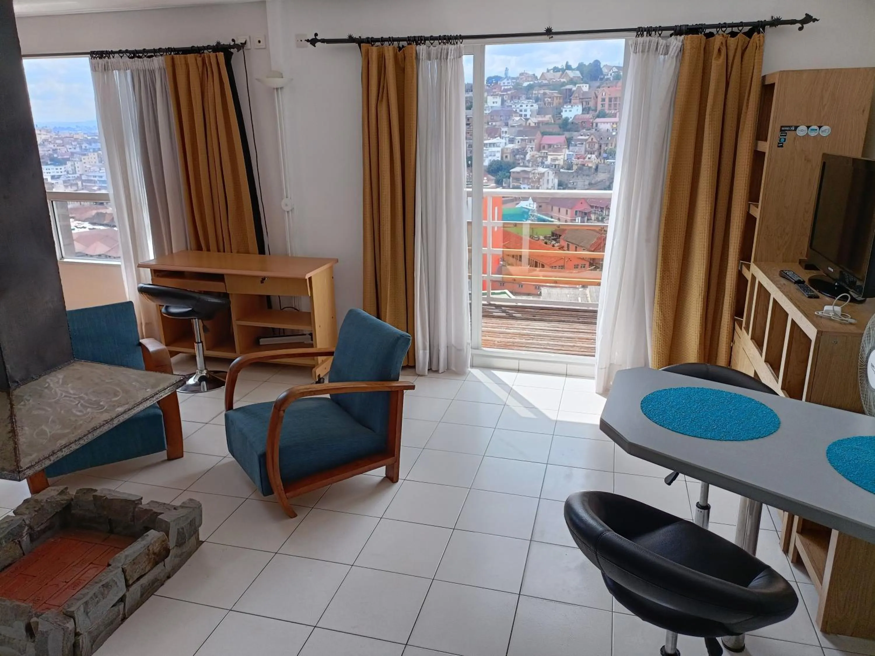Aina Hôtel