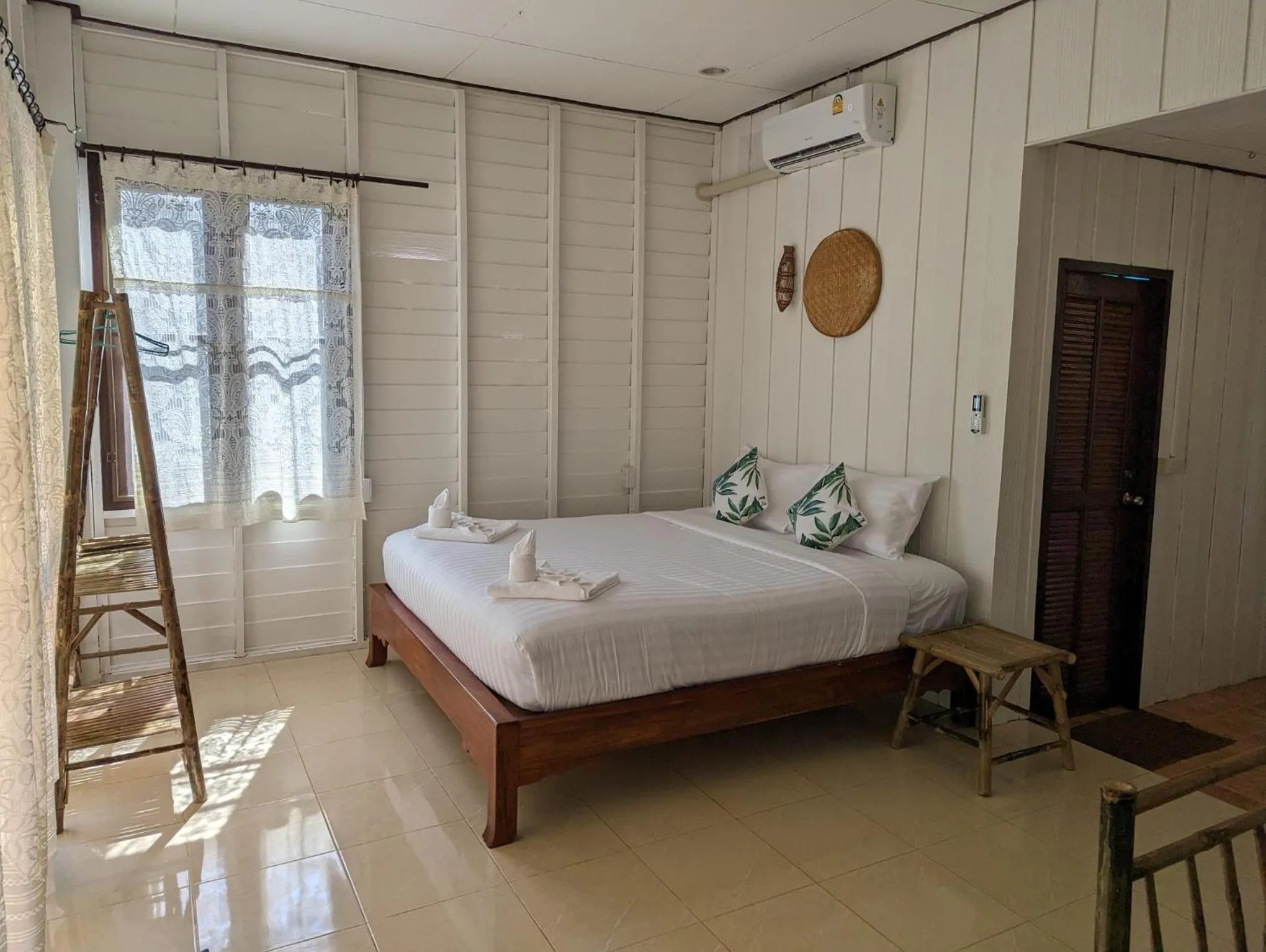 Bedroom, Bed in The River Retreat Koh Mak