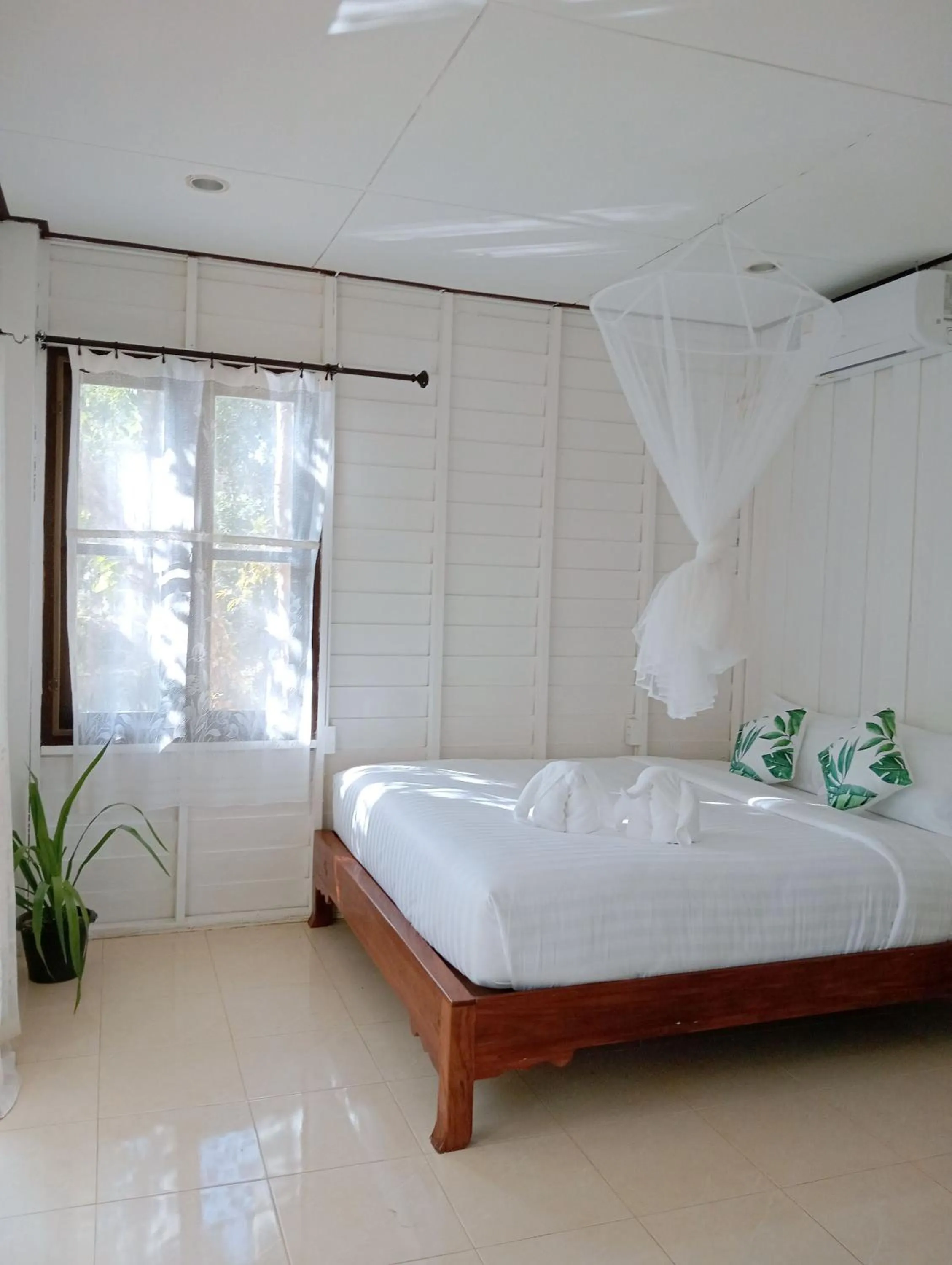 Bedroom, Bed in The River Retreat Koh Mak
