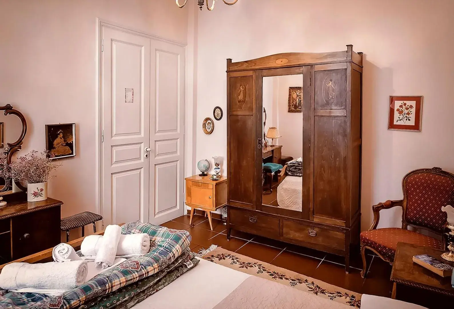 Standard Double Room with Shared Bathroom in Athens Quinta Standard Double Room with Shared Bathroom in Athens Quinta