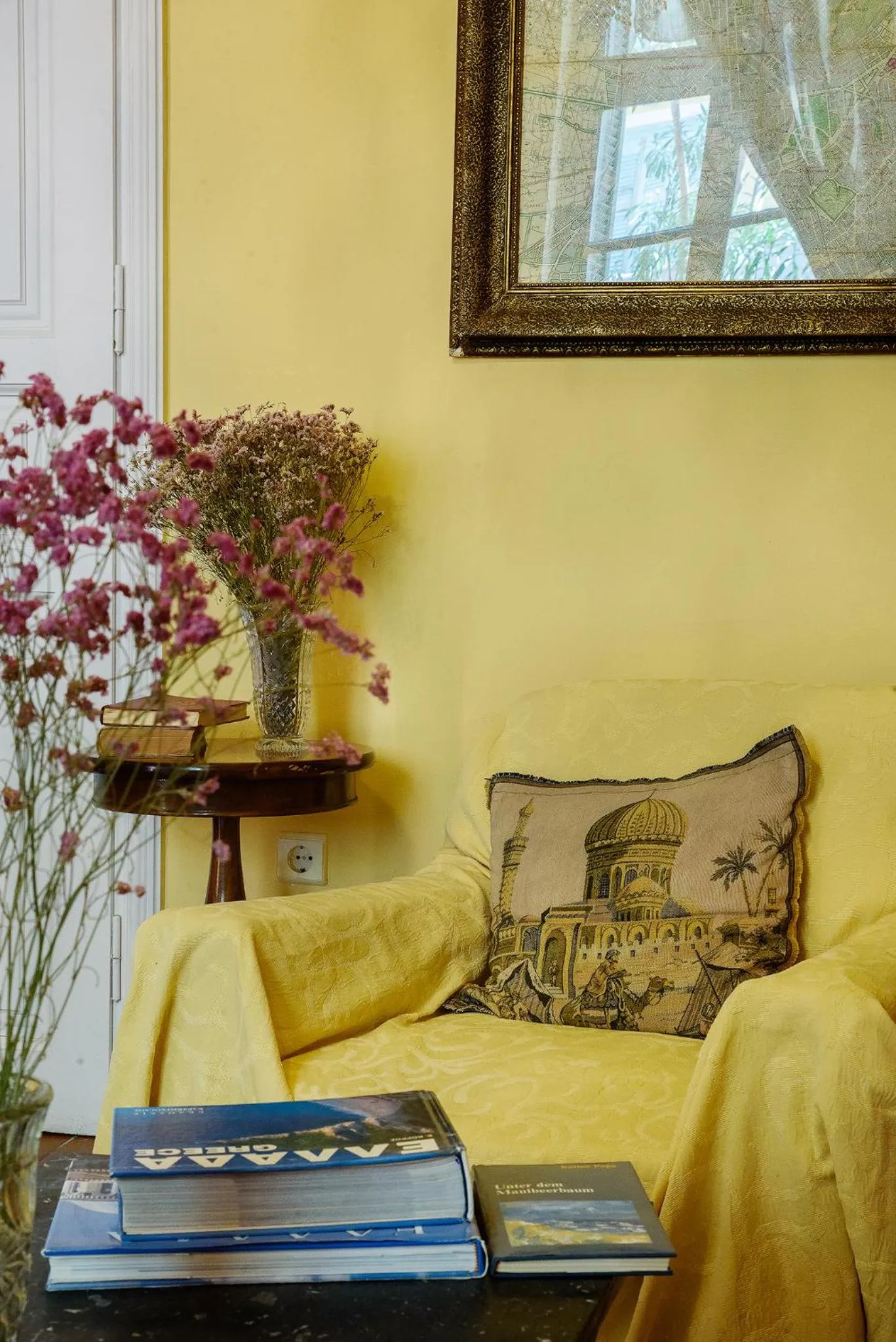 Living room in Athens Quinta