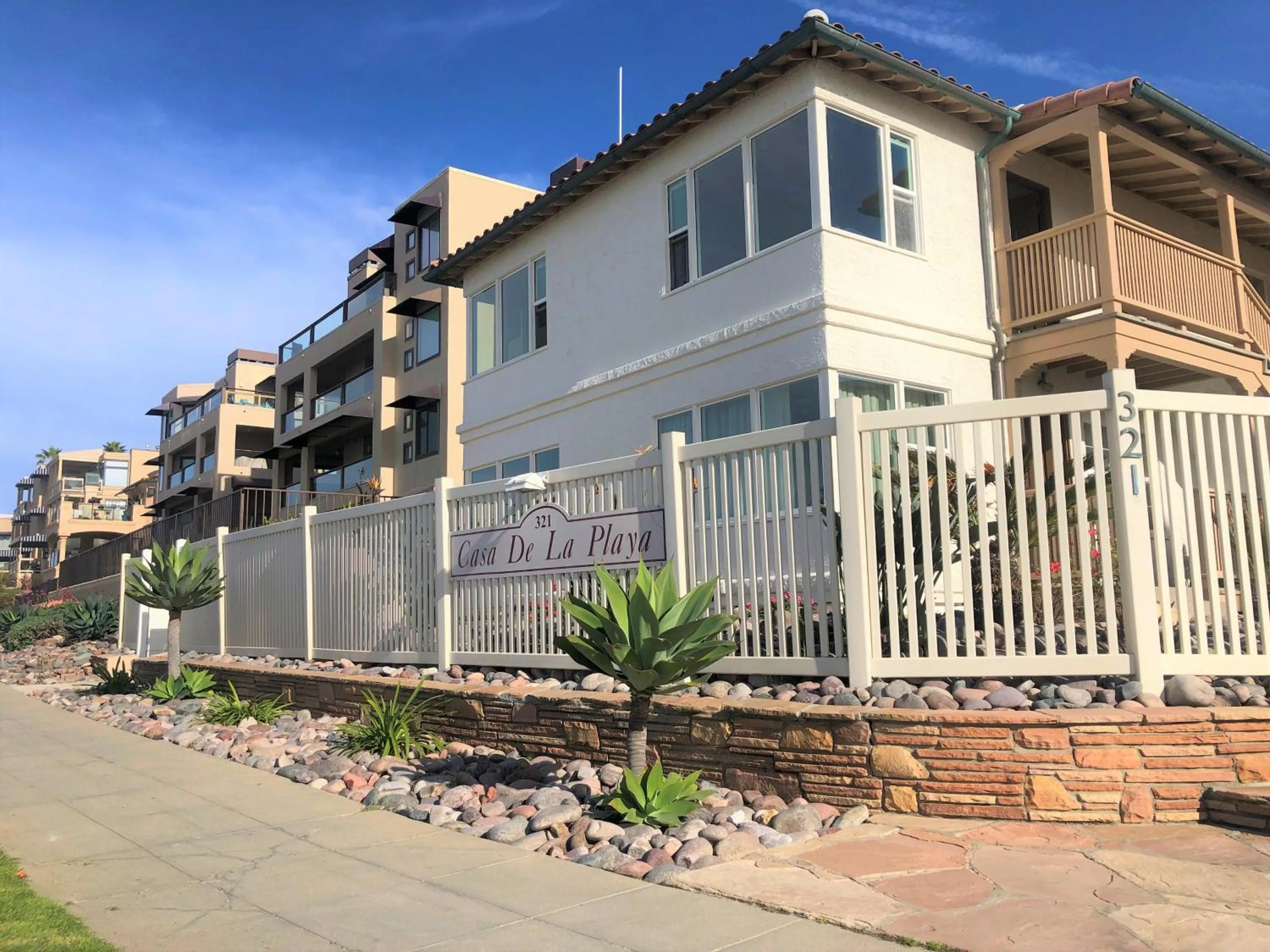 Property building in Casa De La Playa