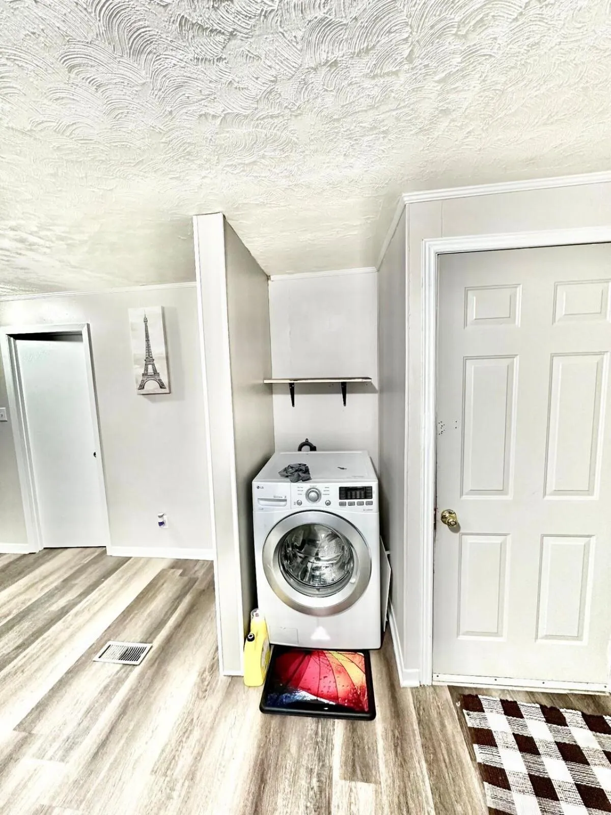 A Quiet and decent 2 Bedroom apartment