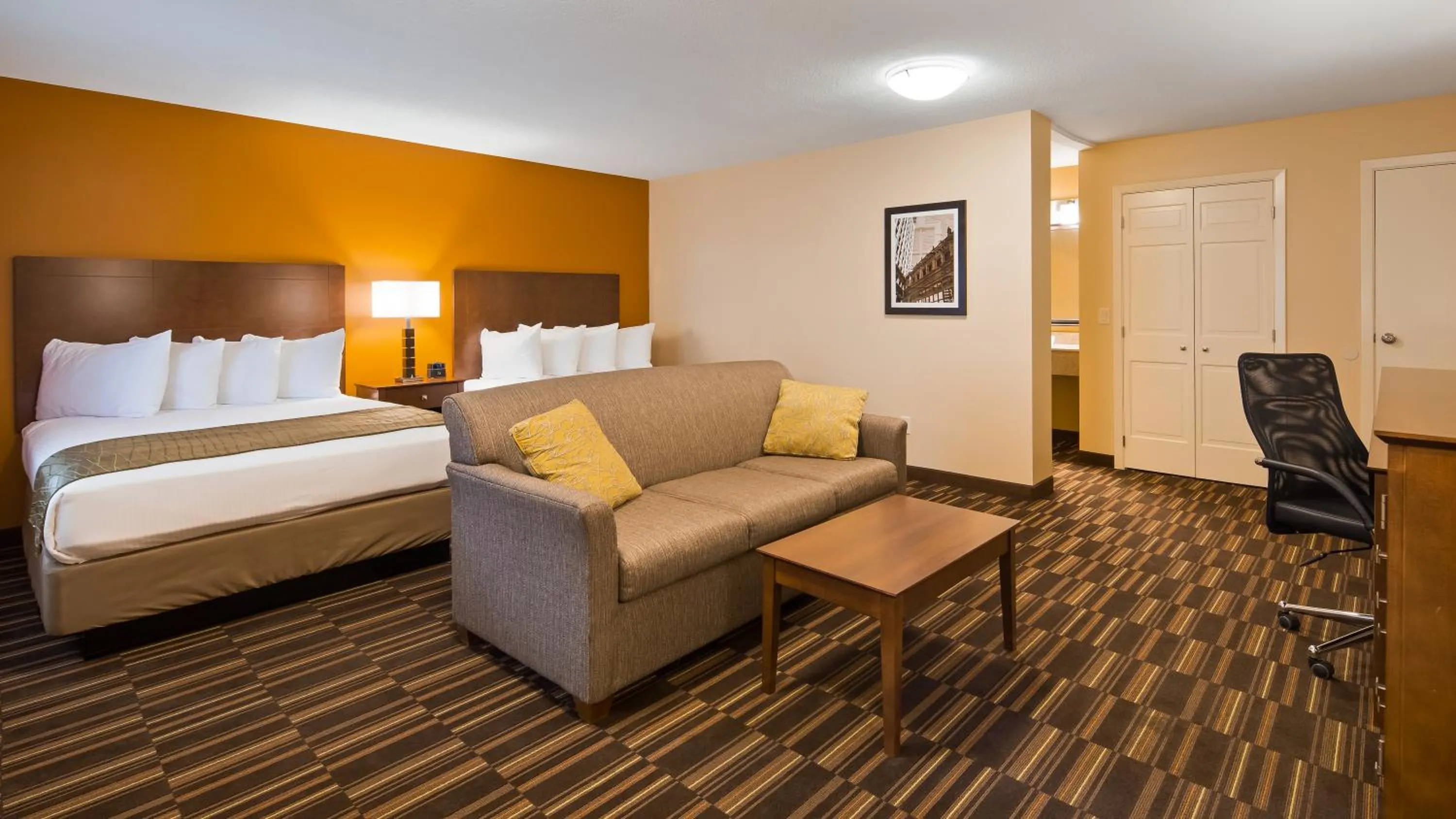Photo of the whole room, Bed in Best Western Falcon Plaza - Bowling Green