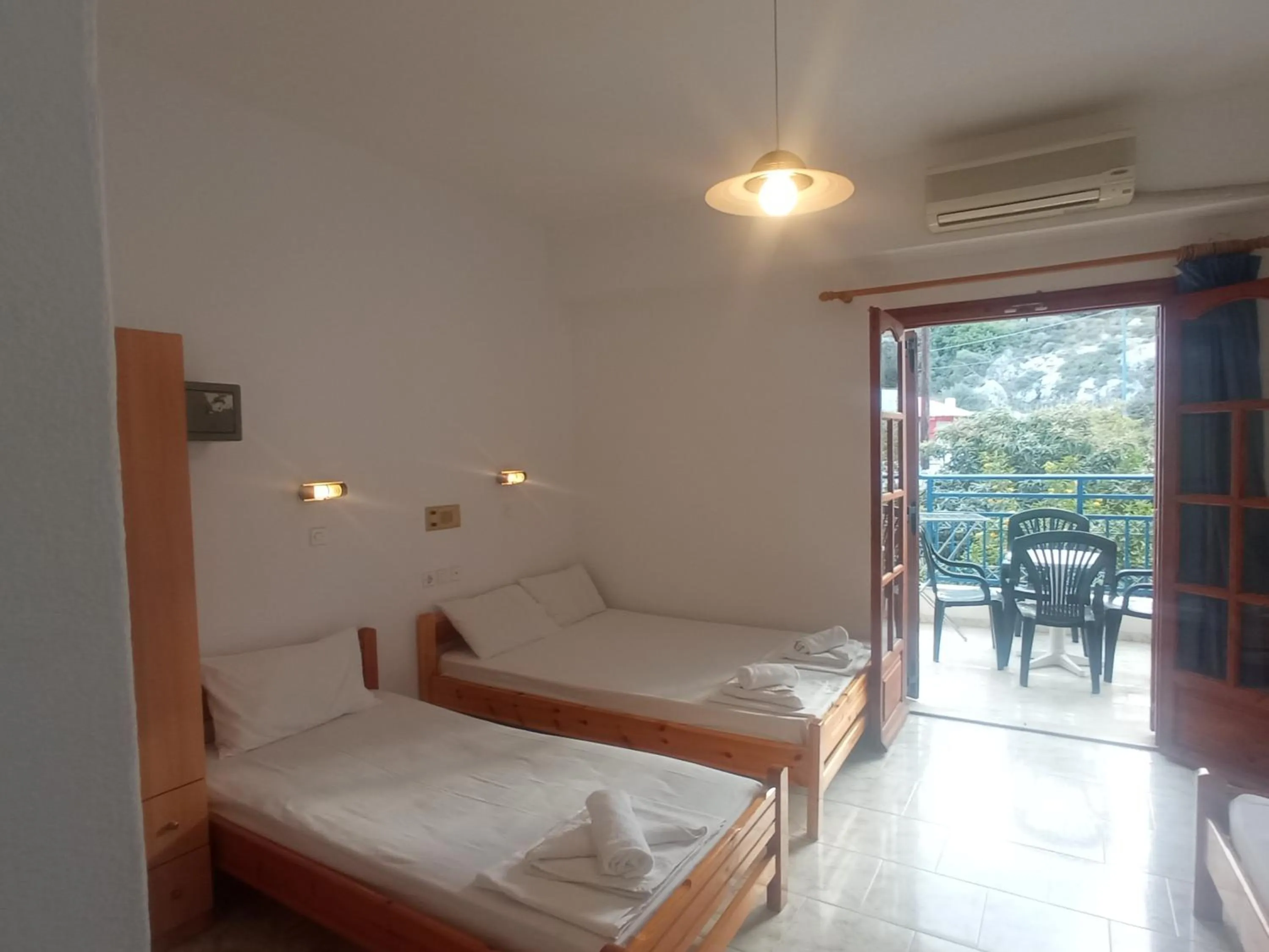 George Studios Stalis