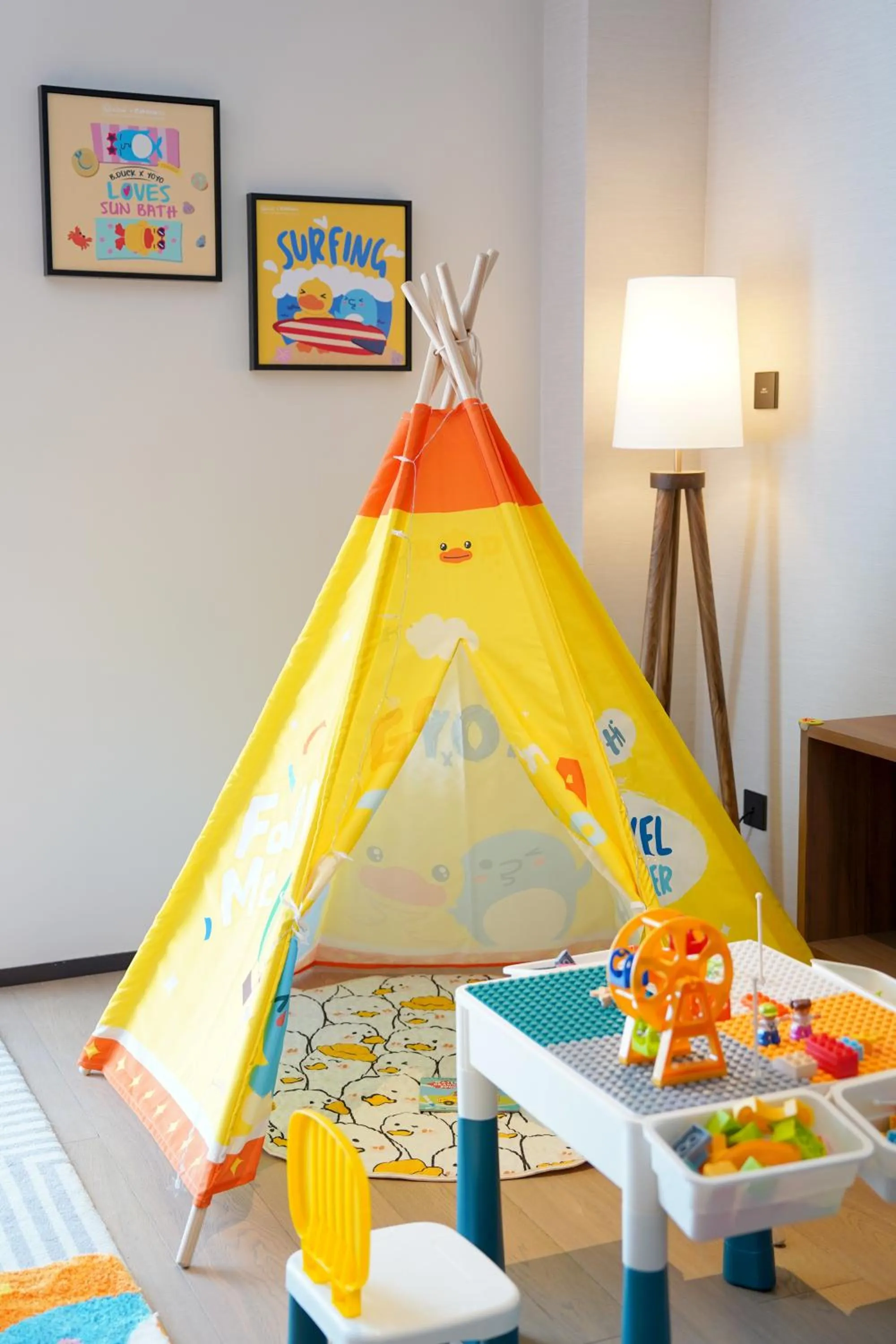 children in New World Guangzhou Hotel