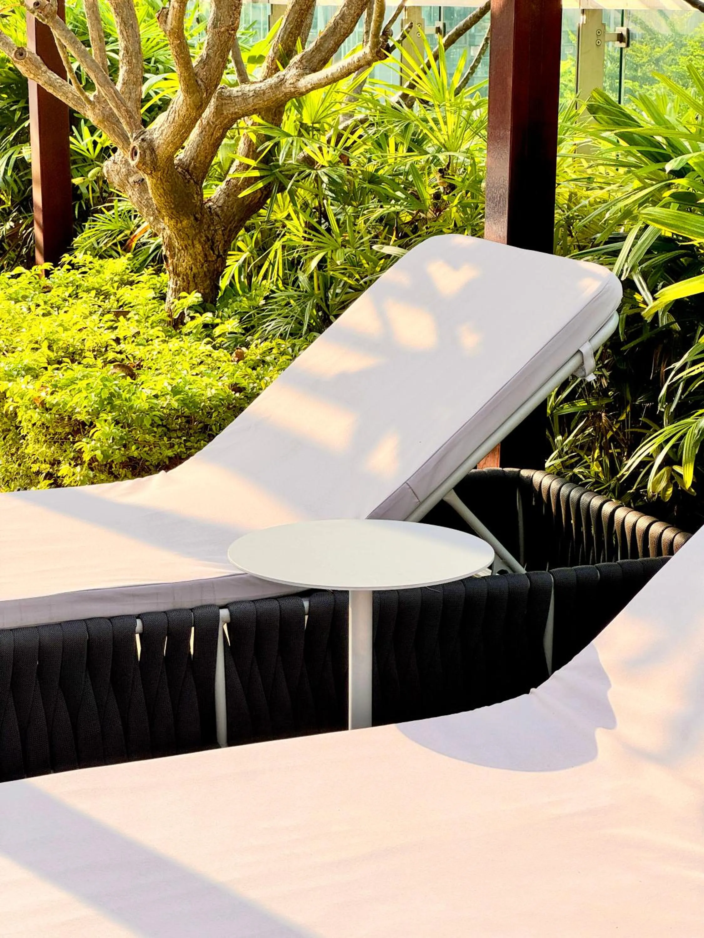 Swimming pool in New World Guangzhou Hotel