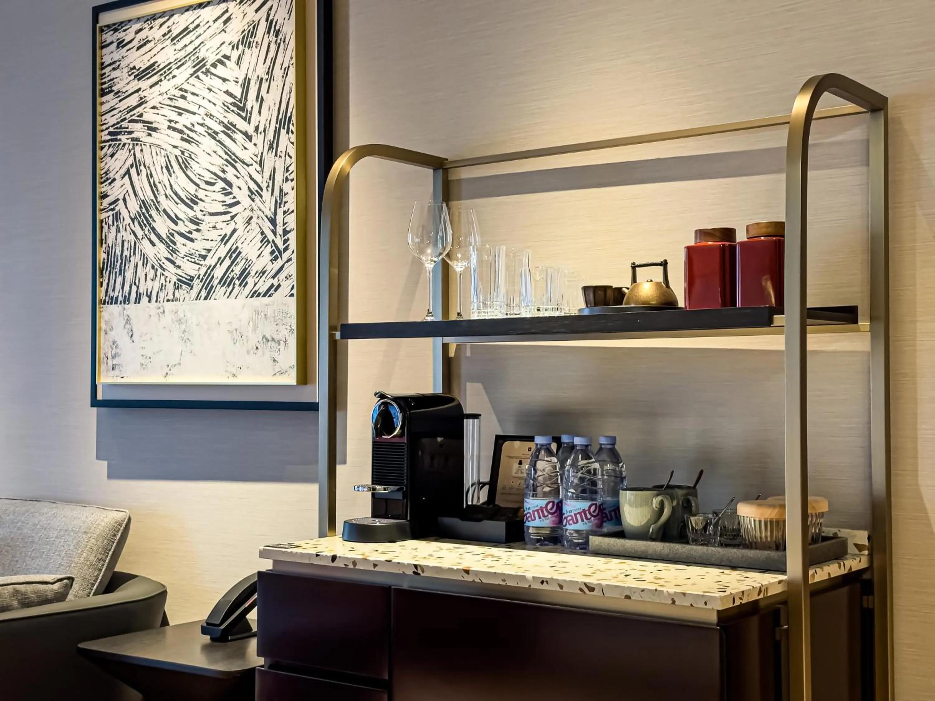 Coffee/tea facilities in New World Guangzhou Hotel