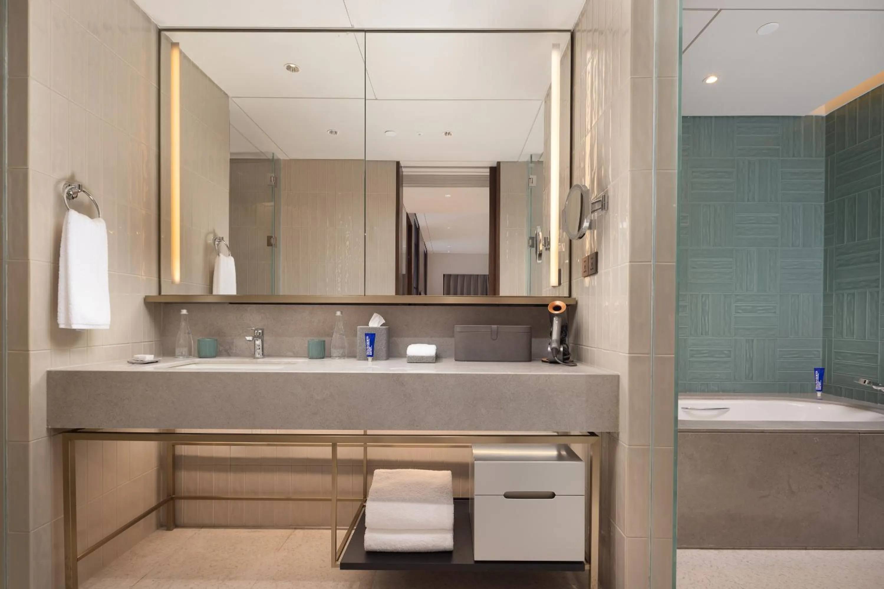 Bathroom in New World Guangzhou Hotel