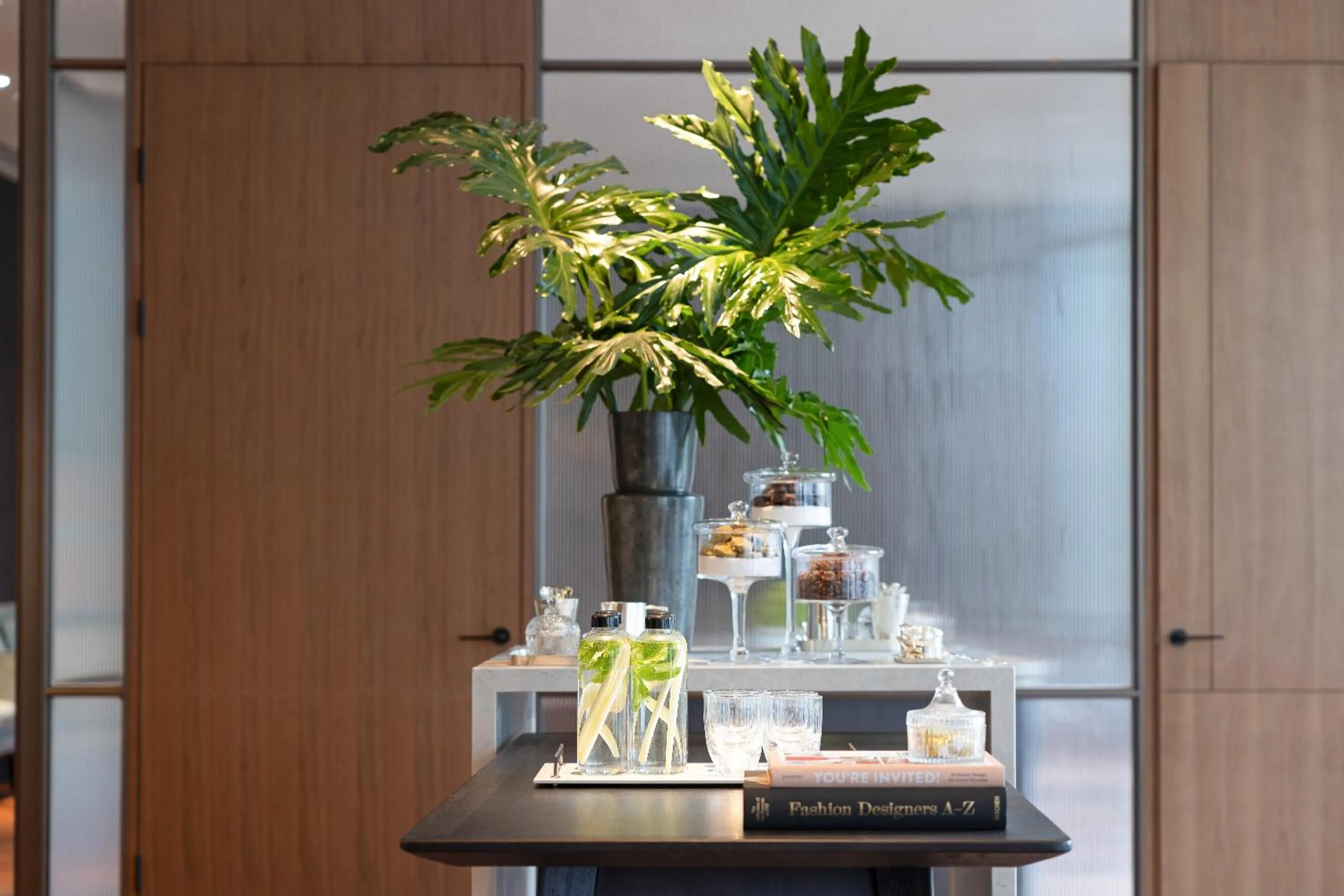 Coffee/tea facilities in New World Guangzhou Hotel