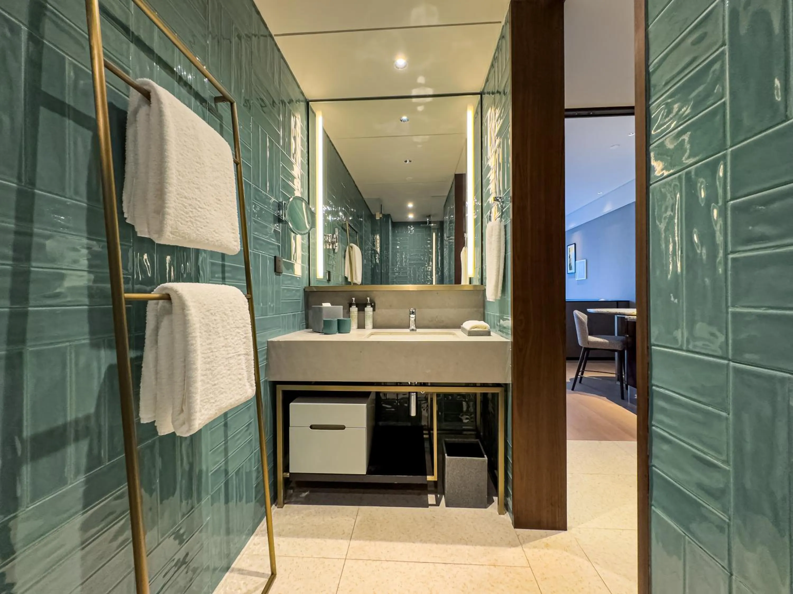 Bathroom in New World Guangzhou Hotel