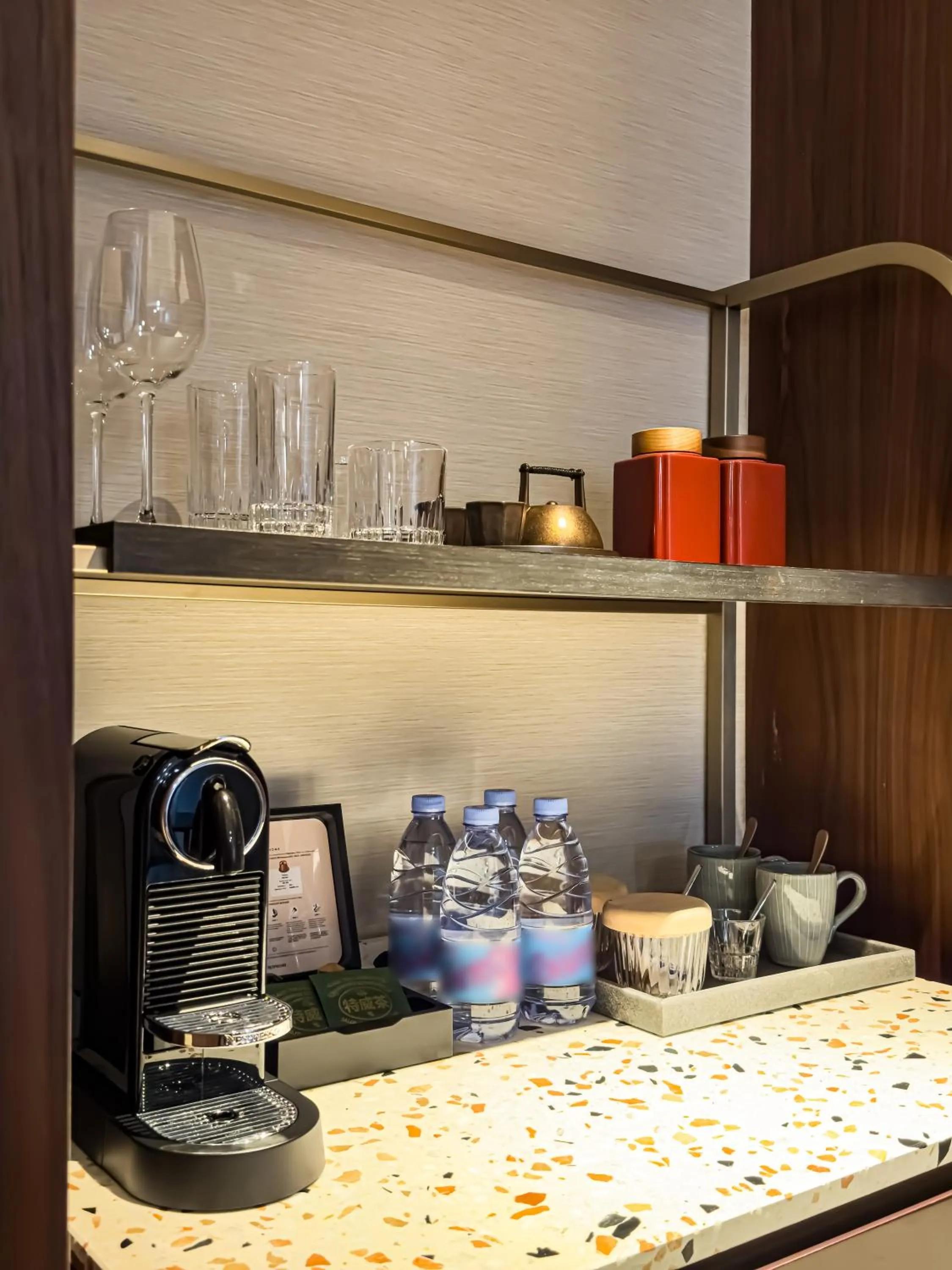 Coffee/tea facilities in New World Guangzhou Hotel