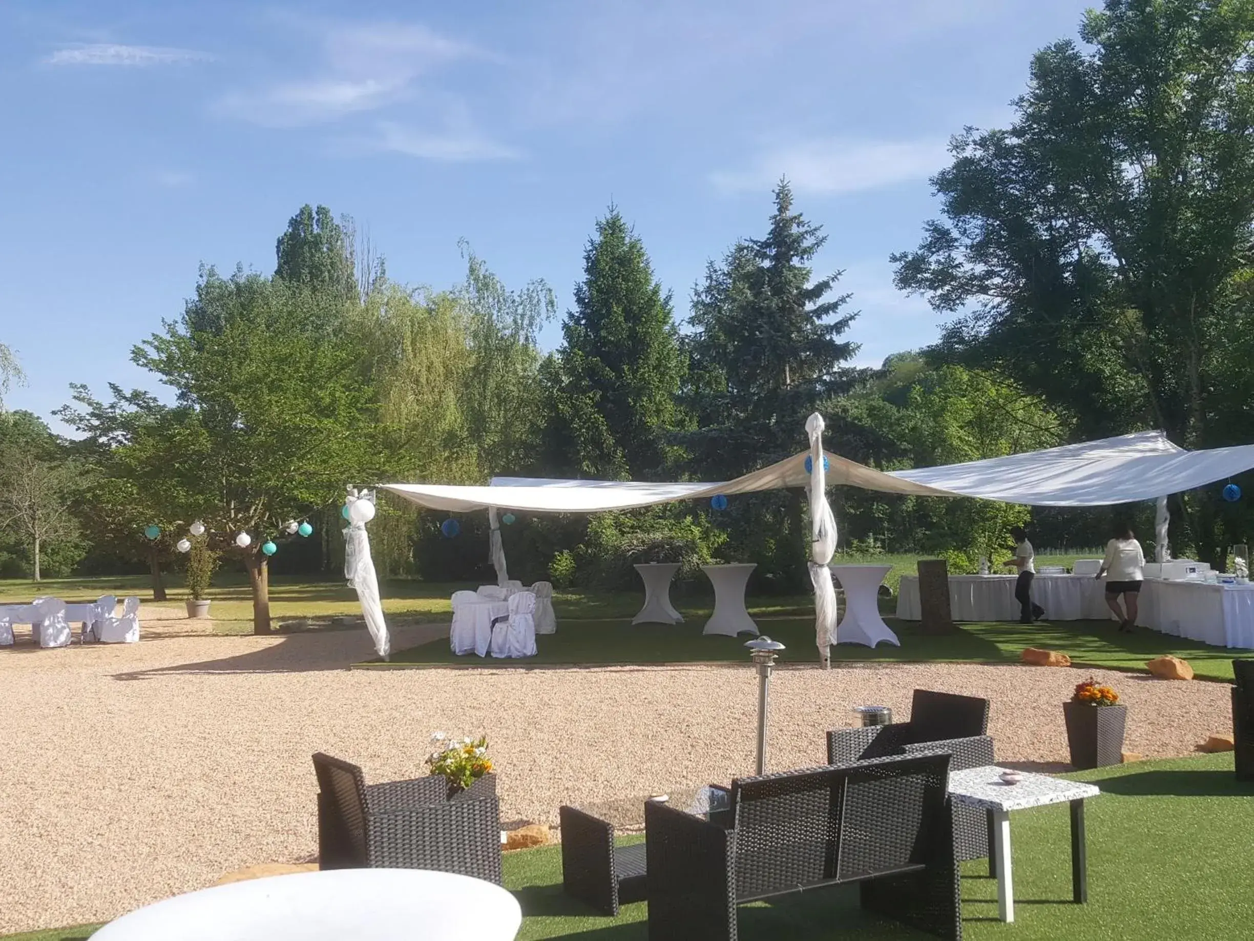 Property building in Hôtel Domaine des Pierres Dorées Property building in Hôtel Domaine des Pierres Dorées