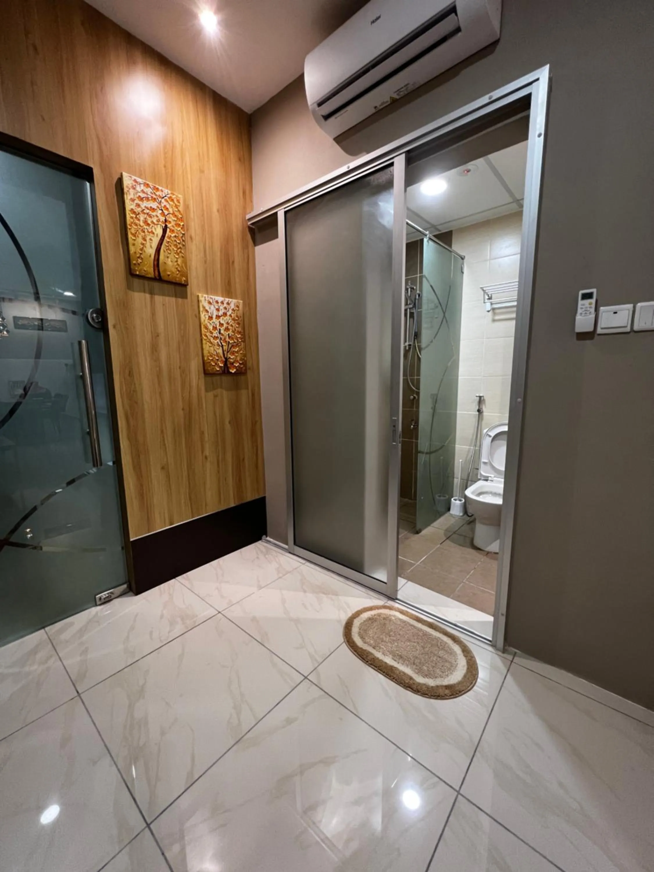 Shower in ITCC Manhattan Suites by Infinity