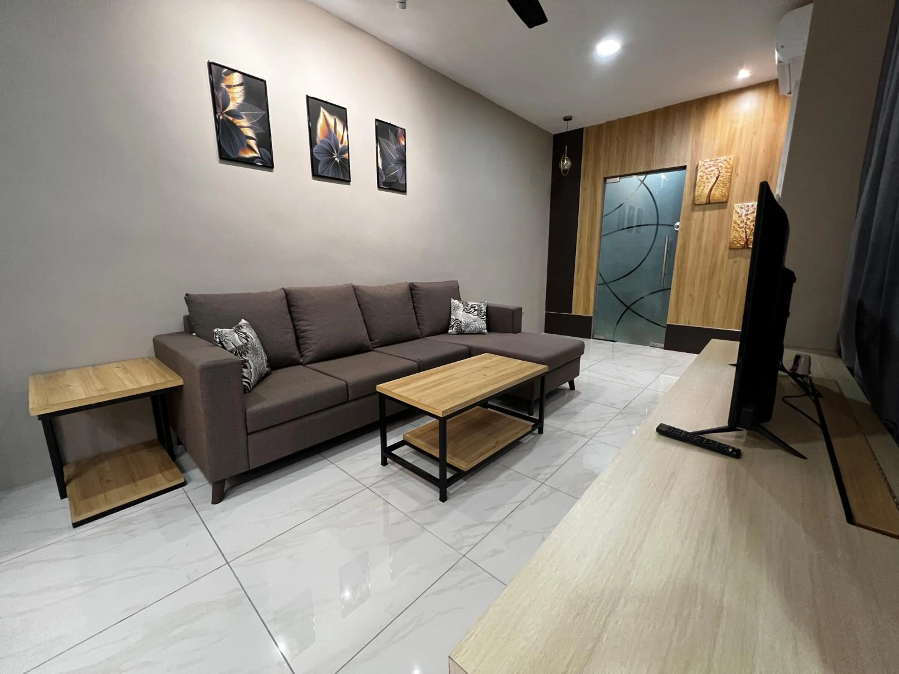 TV and multimedia in ITCC Manhattan Suites by Infinity