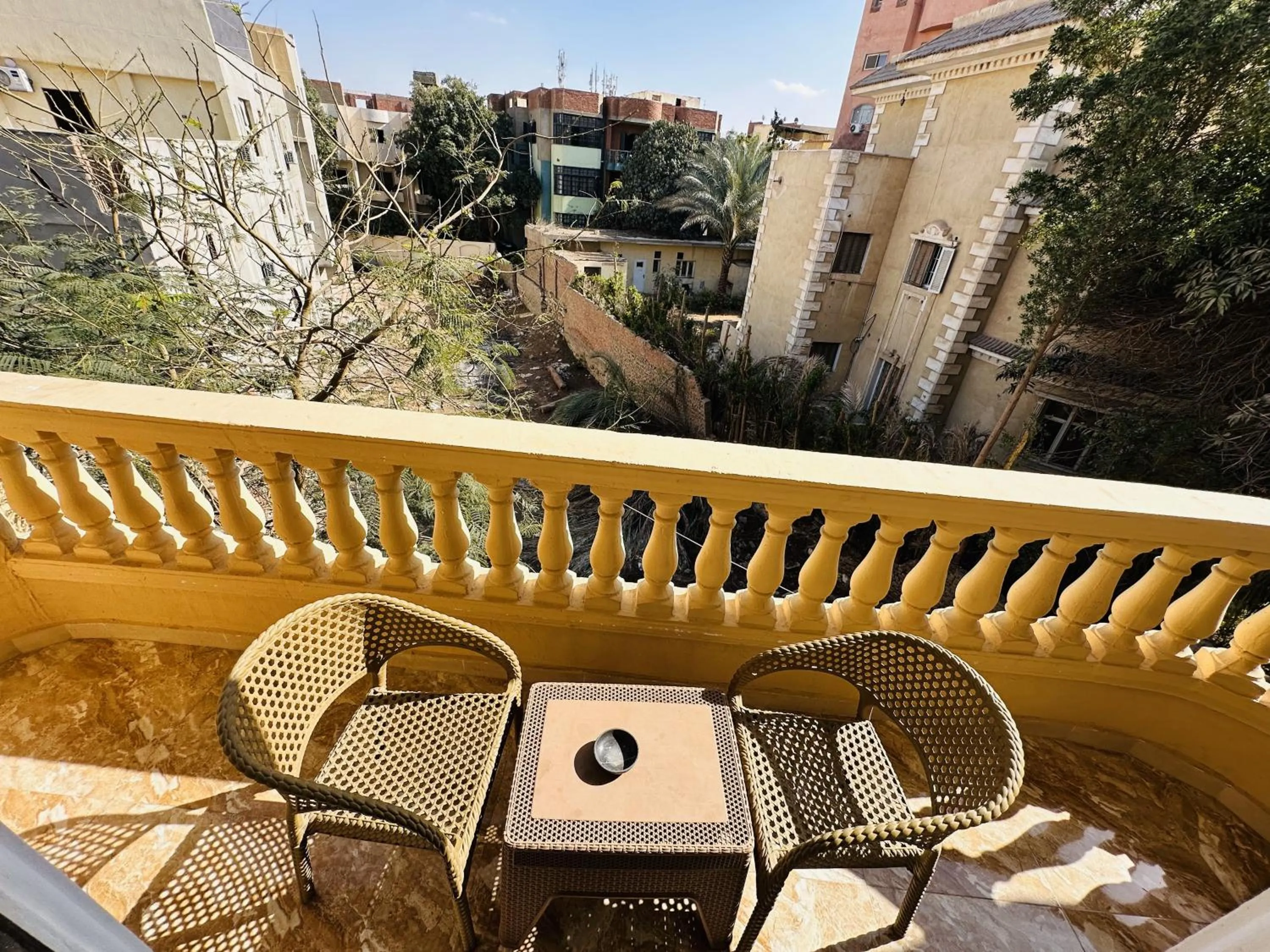 Balcony/Terrace in Chez l'ami hotel