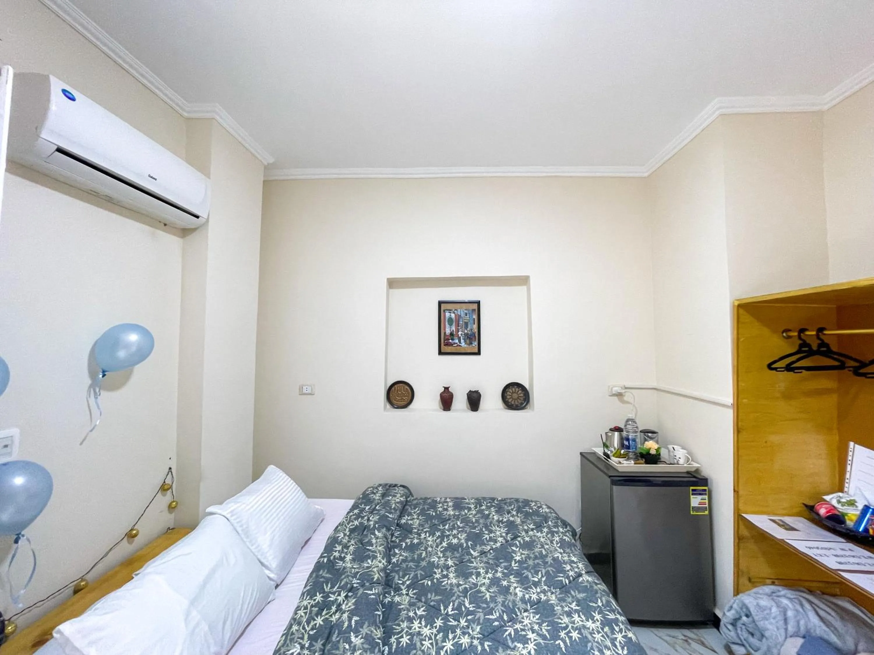 Bed in Chez l'ami hotel