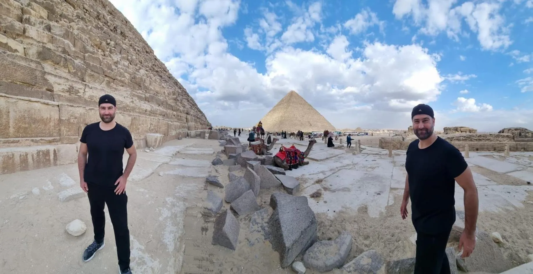 group of guests in Chez l'ami hotel