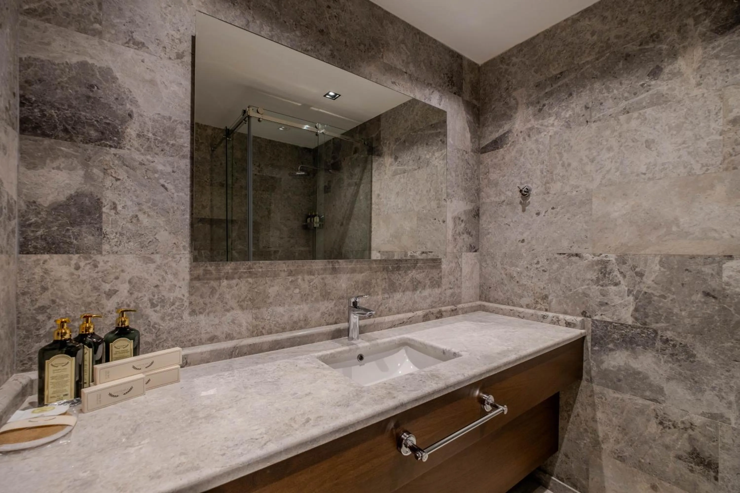 Bathroom in B'İSTANBUL HOTEL