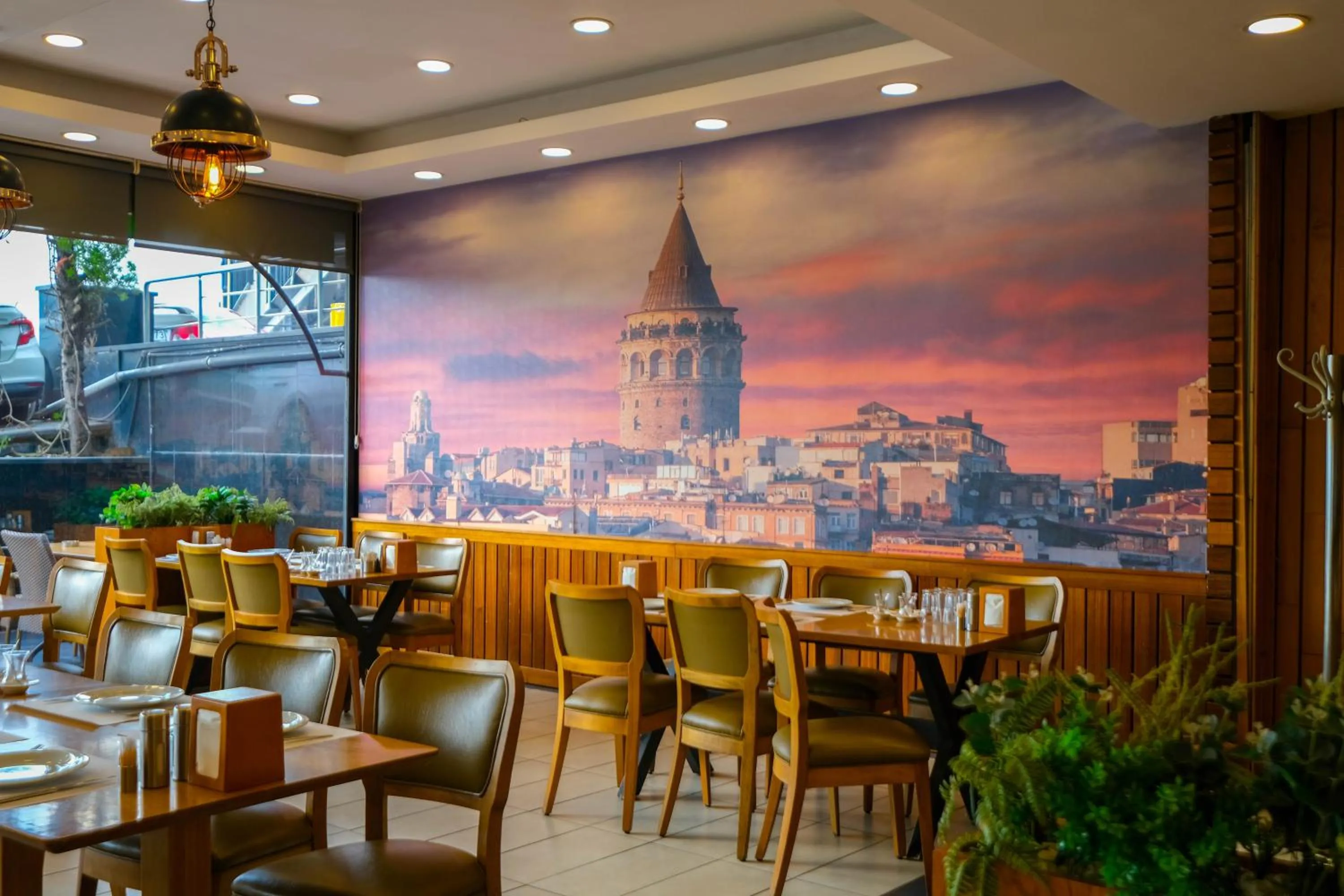 Restaurant/places to eat in B'İSTANBUL HOTEL