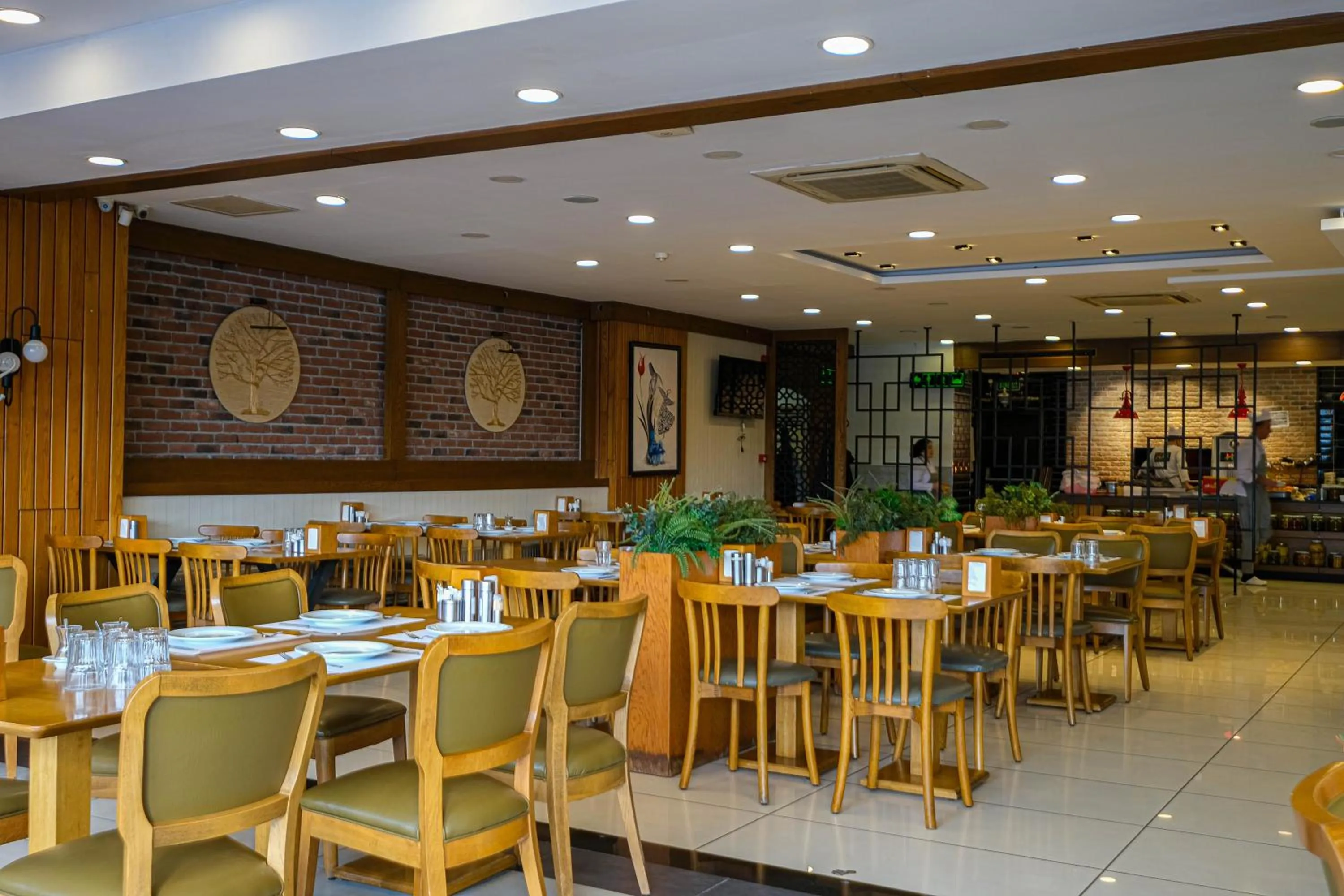 Restaurant/places to eat in B'İSTANBUL HOTEL