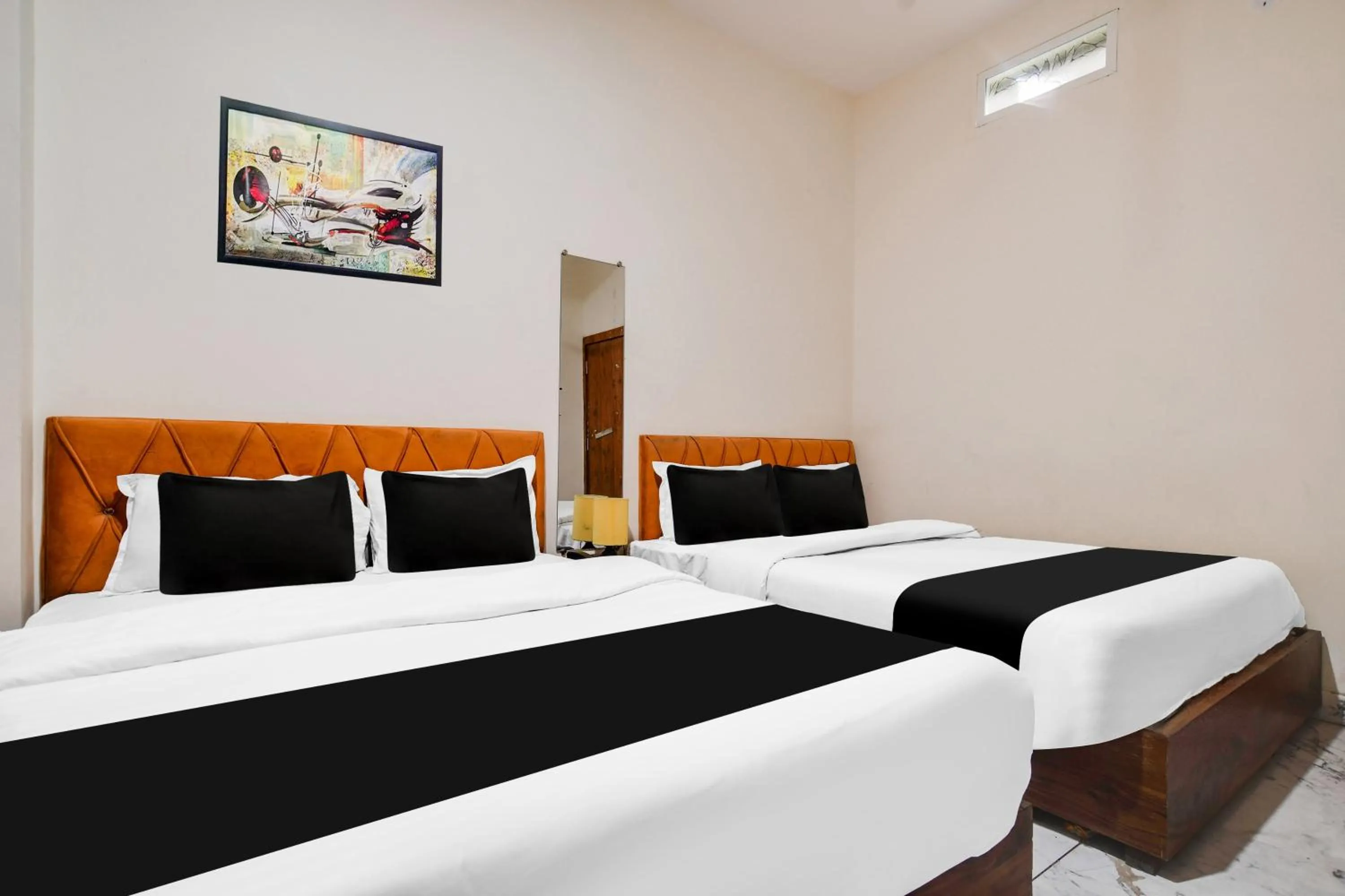 Bedroom, Bed in Super Hotel O Ujjain Near Hari Fatak