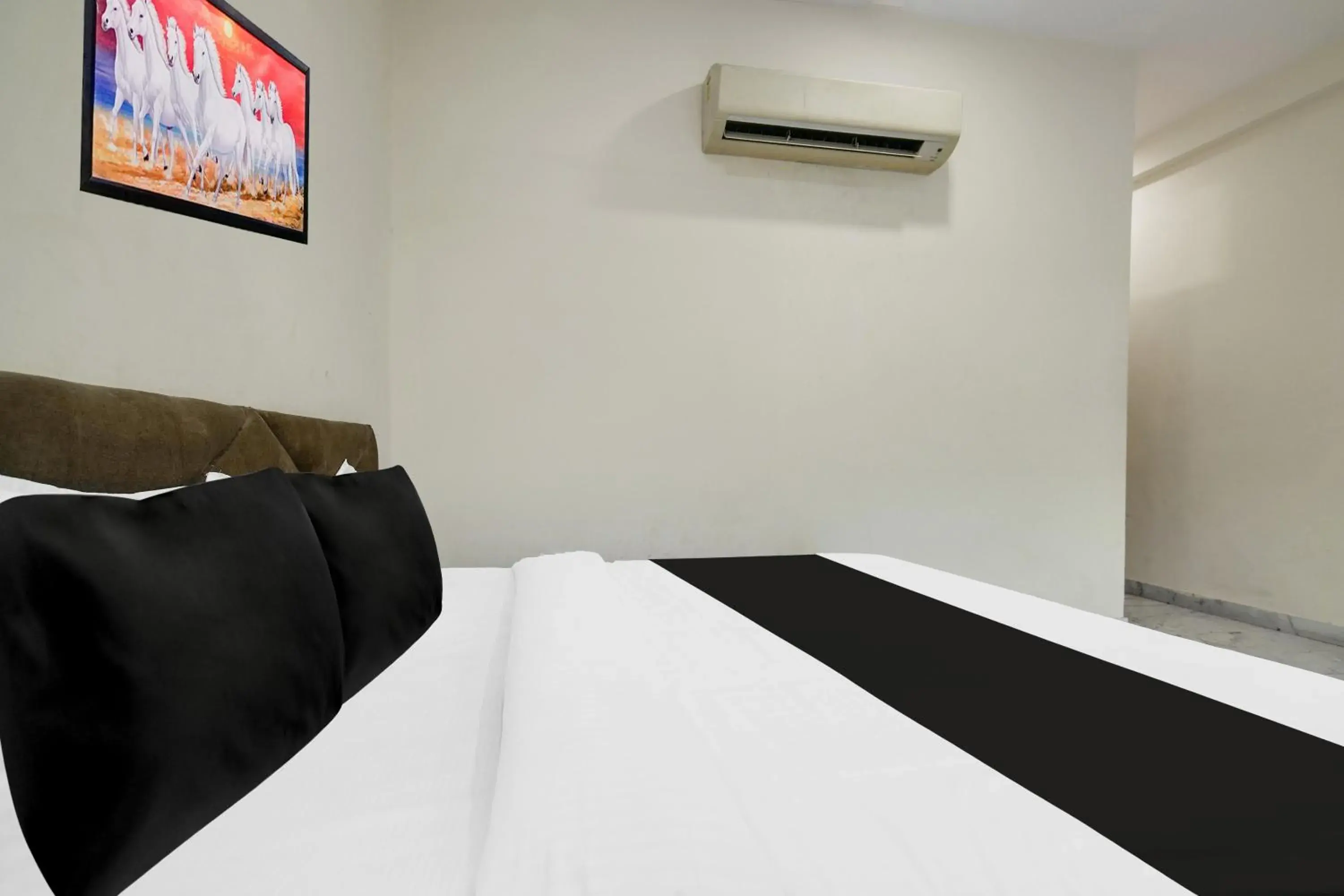 Bedroom, Bed in Hotel O Ujjain Near Hari Fatak Bedroom, Bed in Hotel O Ujjain Near Hari Fatak