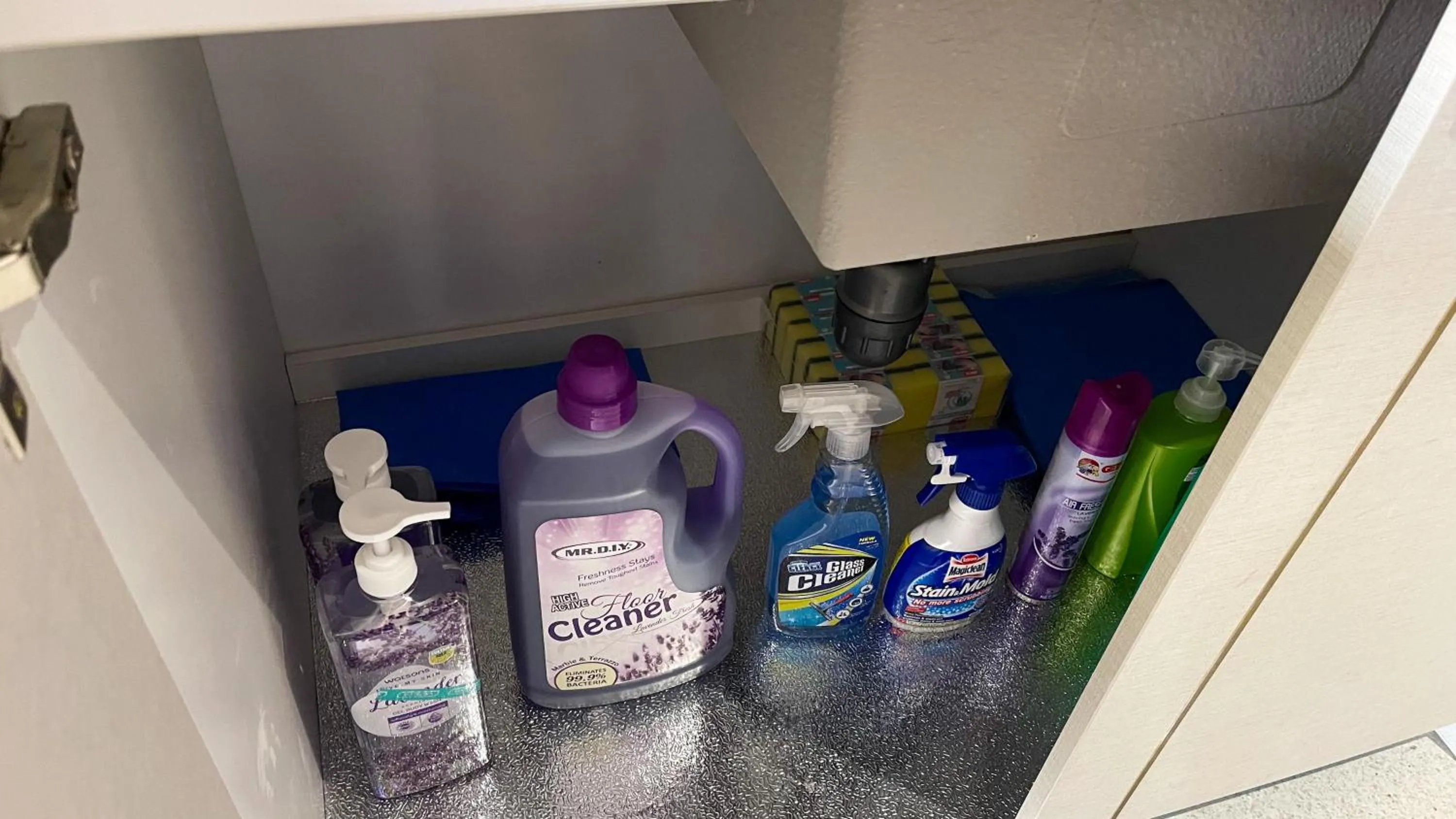 kitchen in Millerz Square Kuala Lumpur by Synergy