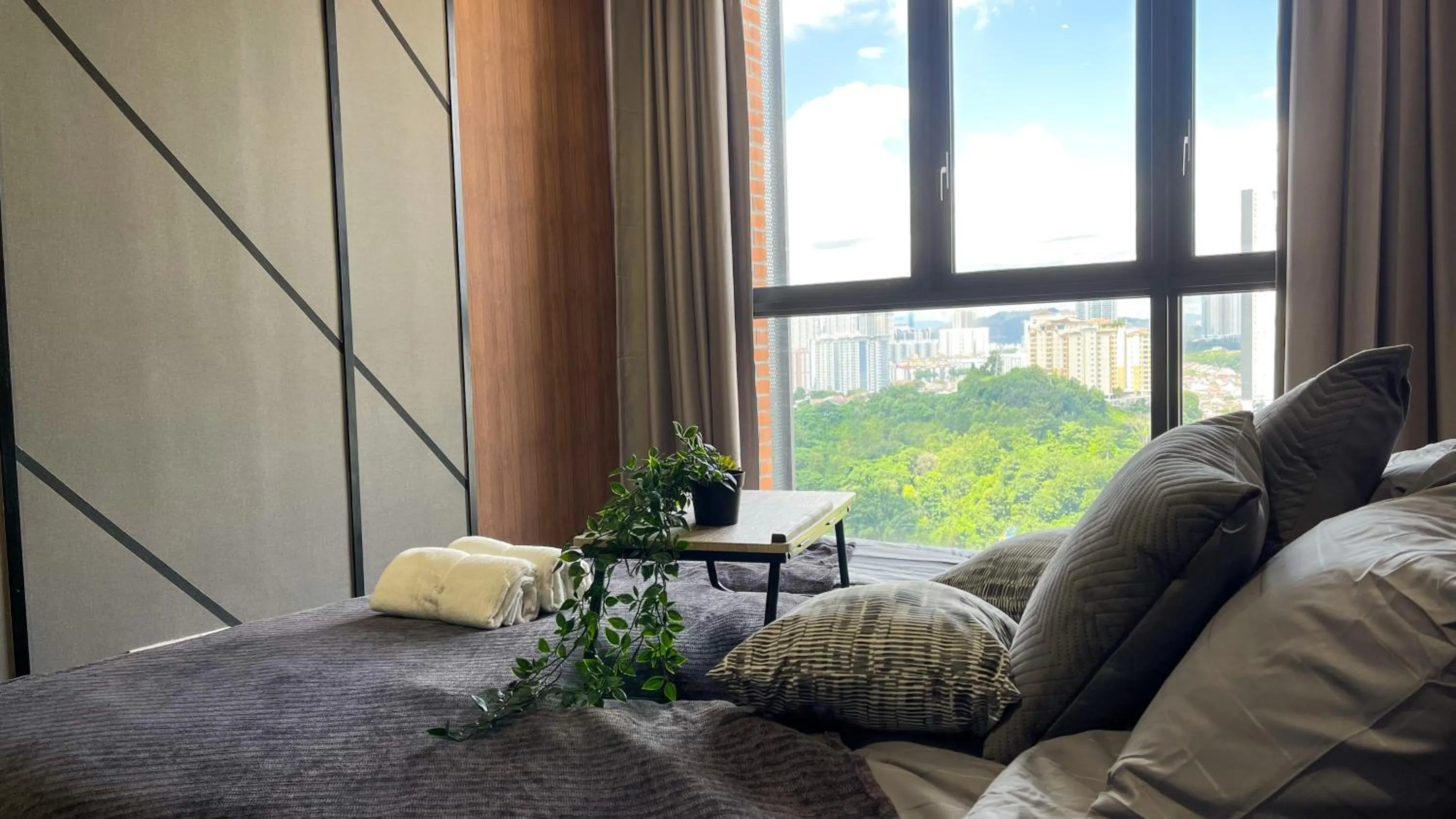 Bed in Millerz Square Kuala Lumpur by Synergy