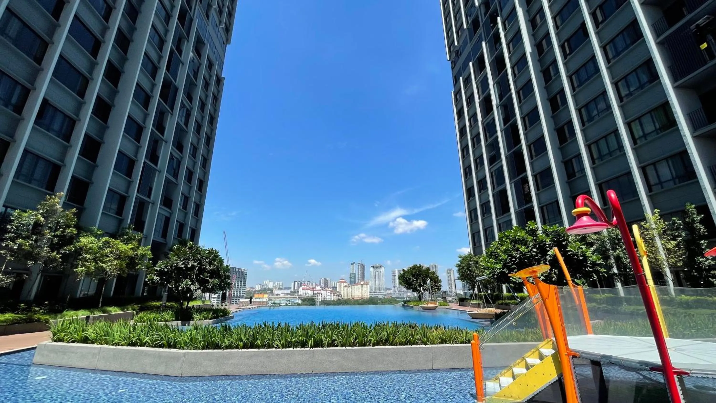 Swimming pool in Millerz Square Kuala Lumpur by Synergy