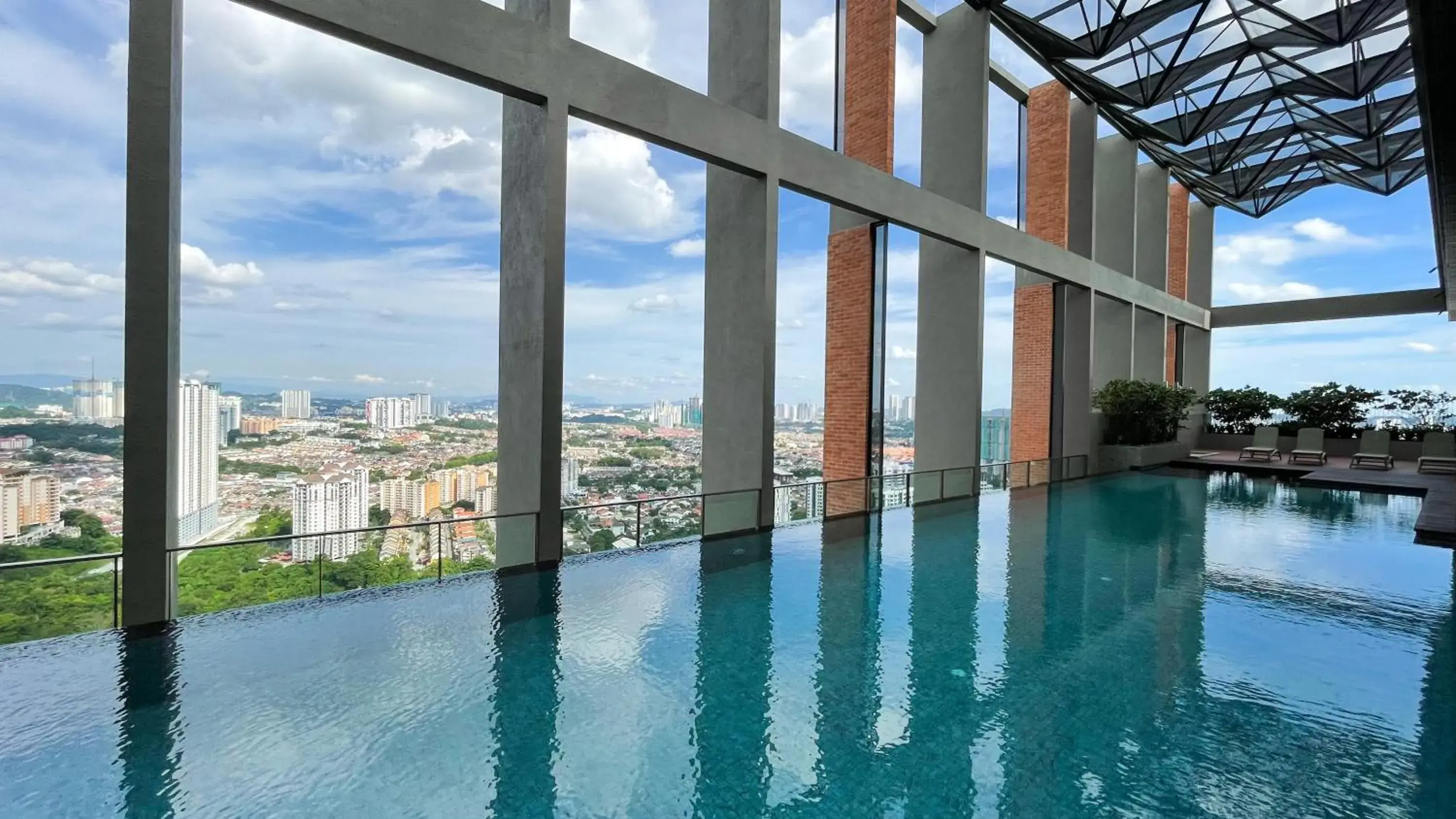 Swimming pool in Millerz Square Kuala Lumpur by Synergy Swimming pool in Millerz Square Kuala Lumpur by Synergy