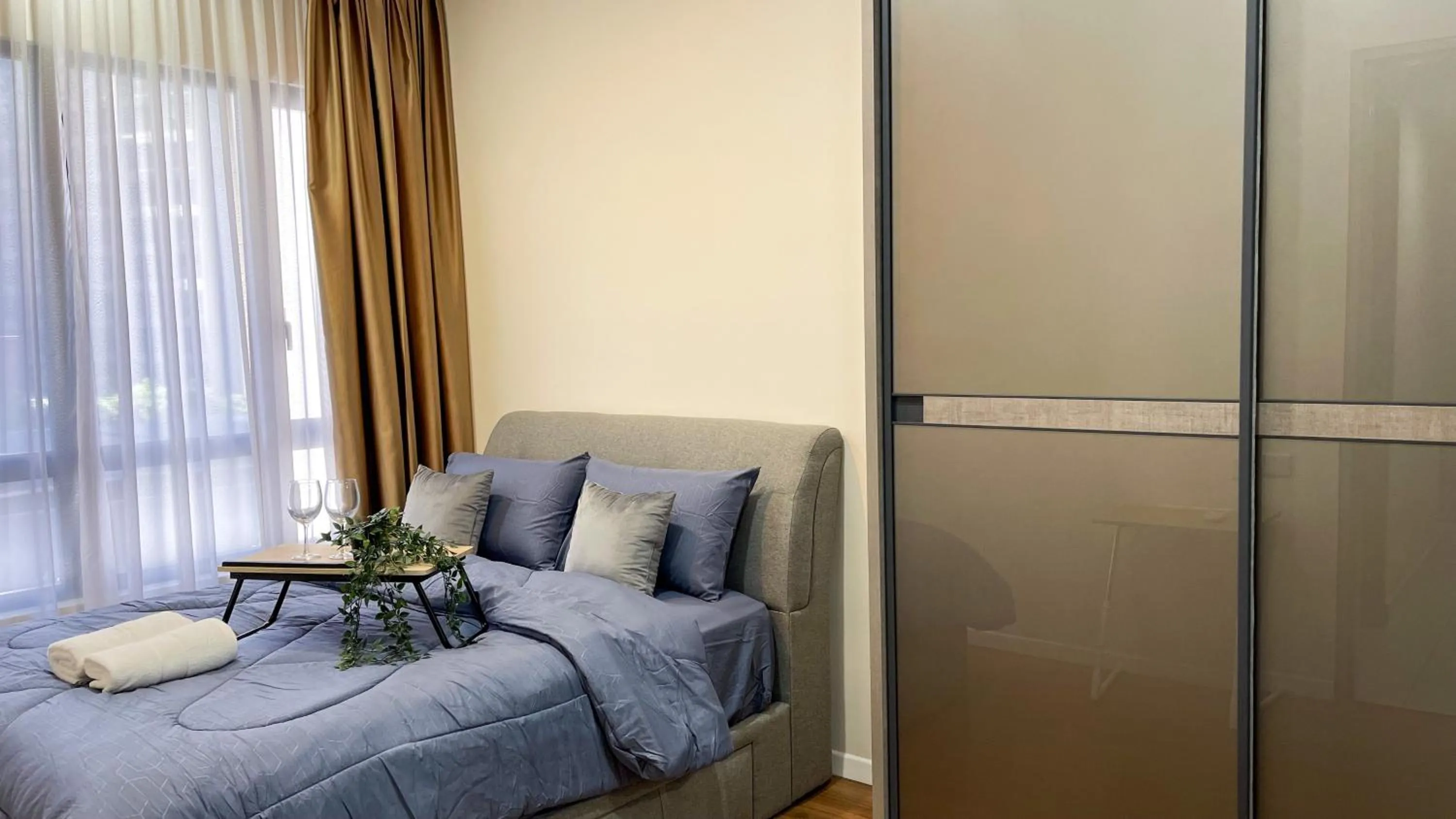 Bed in Millerz Square Kuala Lumpur by Synergy