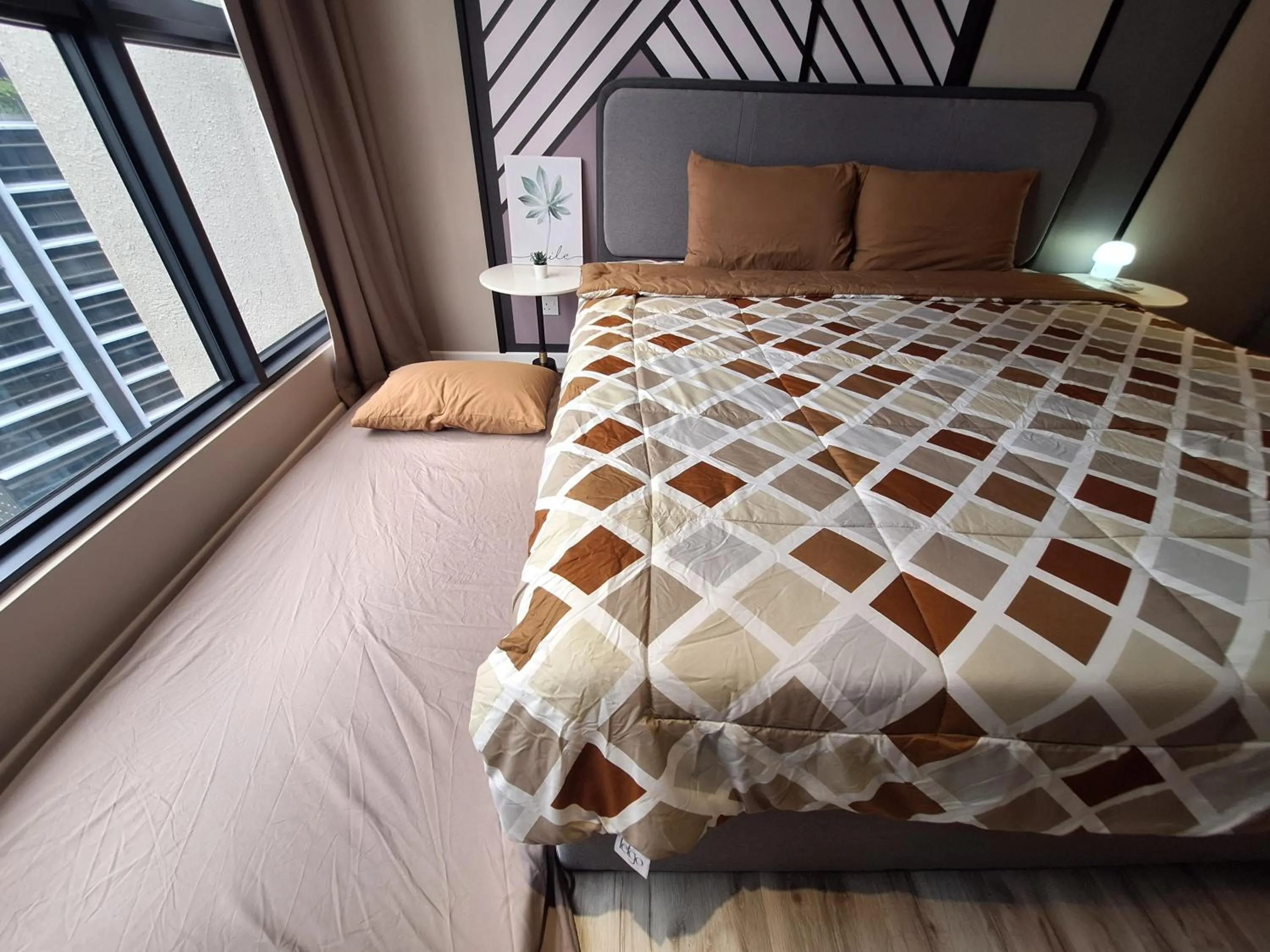 Bed in Millerz Square Kuala Lumpur by Synergy