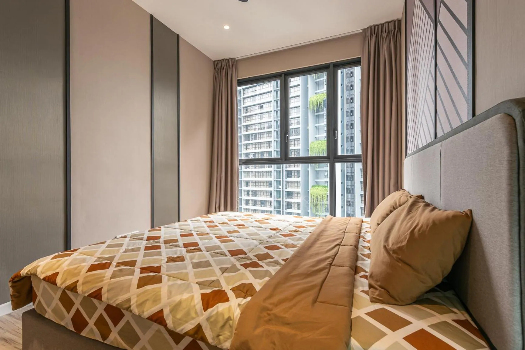 Bed in Millerz Square Kuala Lumpur by Synergy