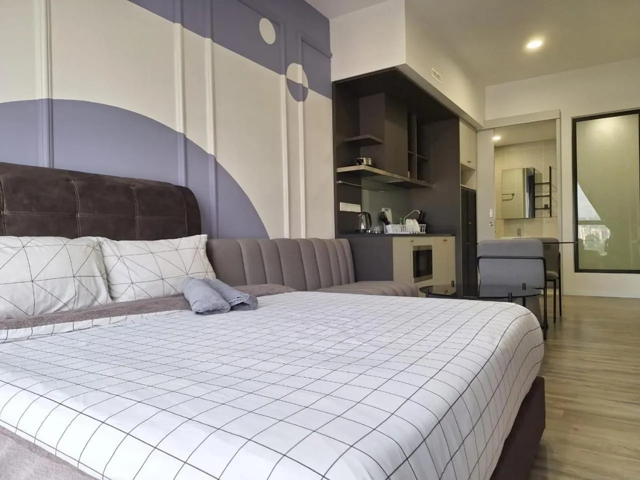 Bed in Millerz Square Kuala Lumpur by Synergy