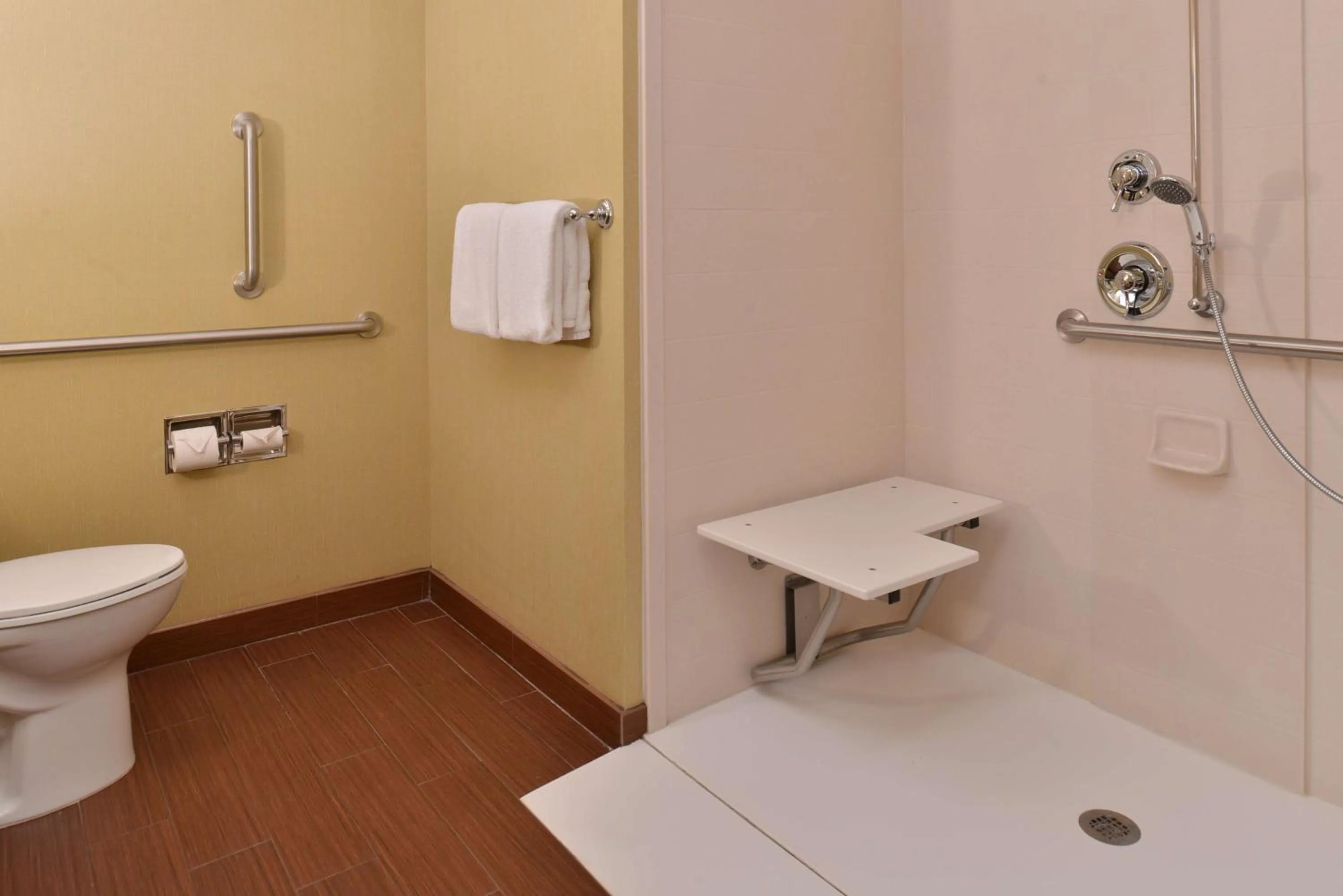 Bathroom in Hilton Garden Inn West Chester