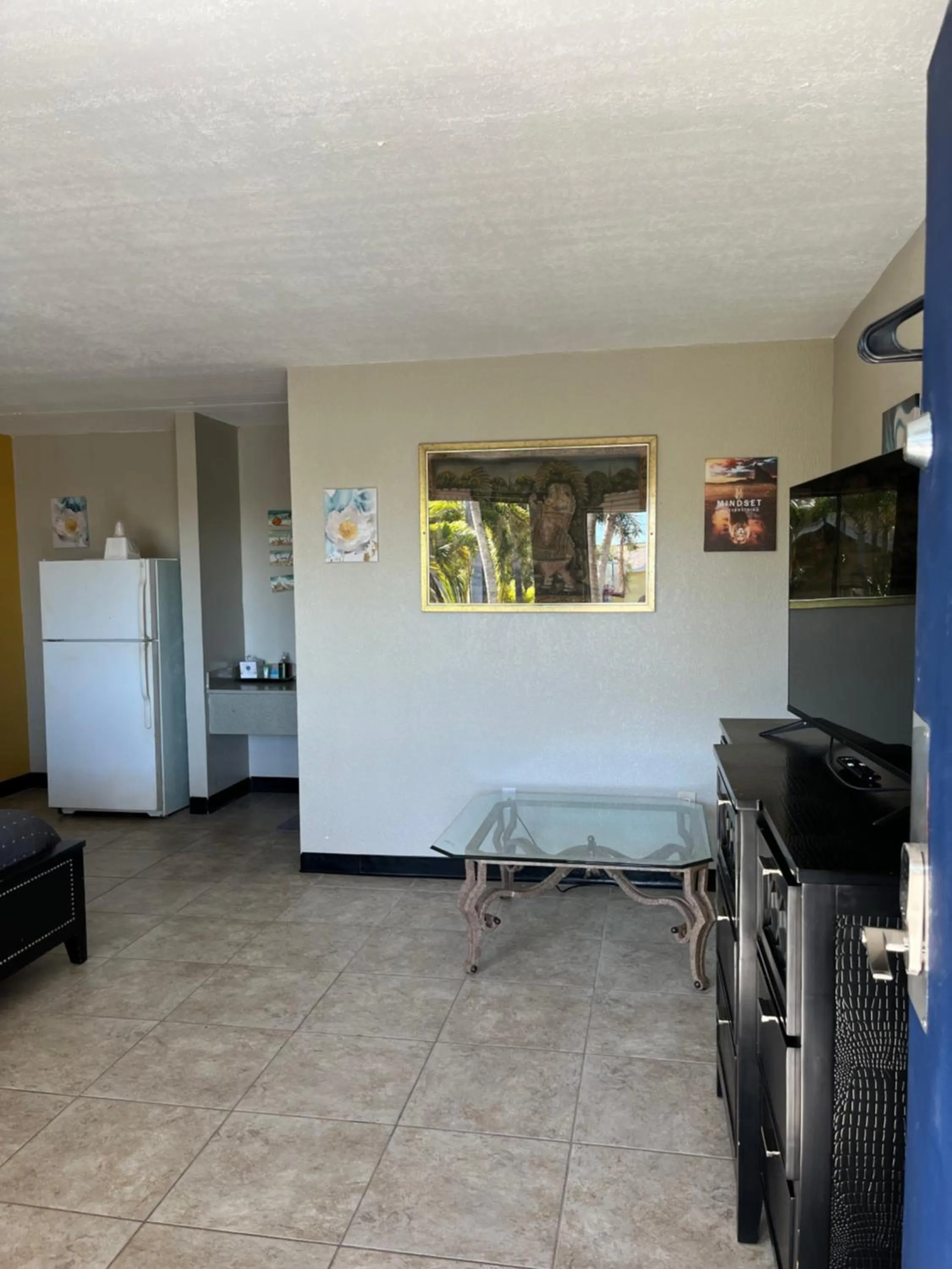 TV and multimedia in Budget Inn