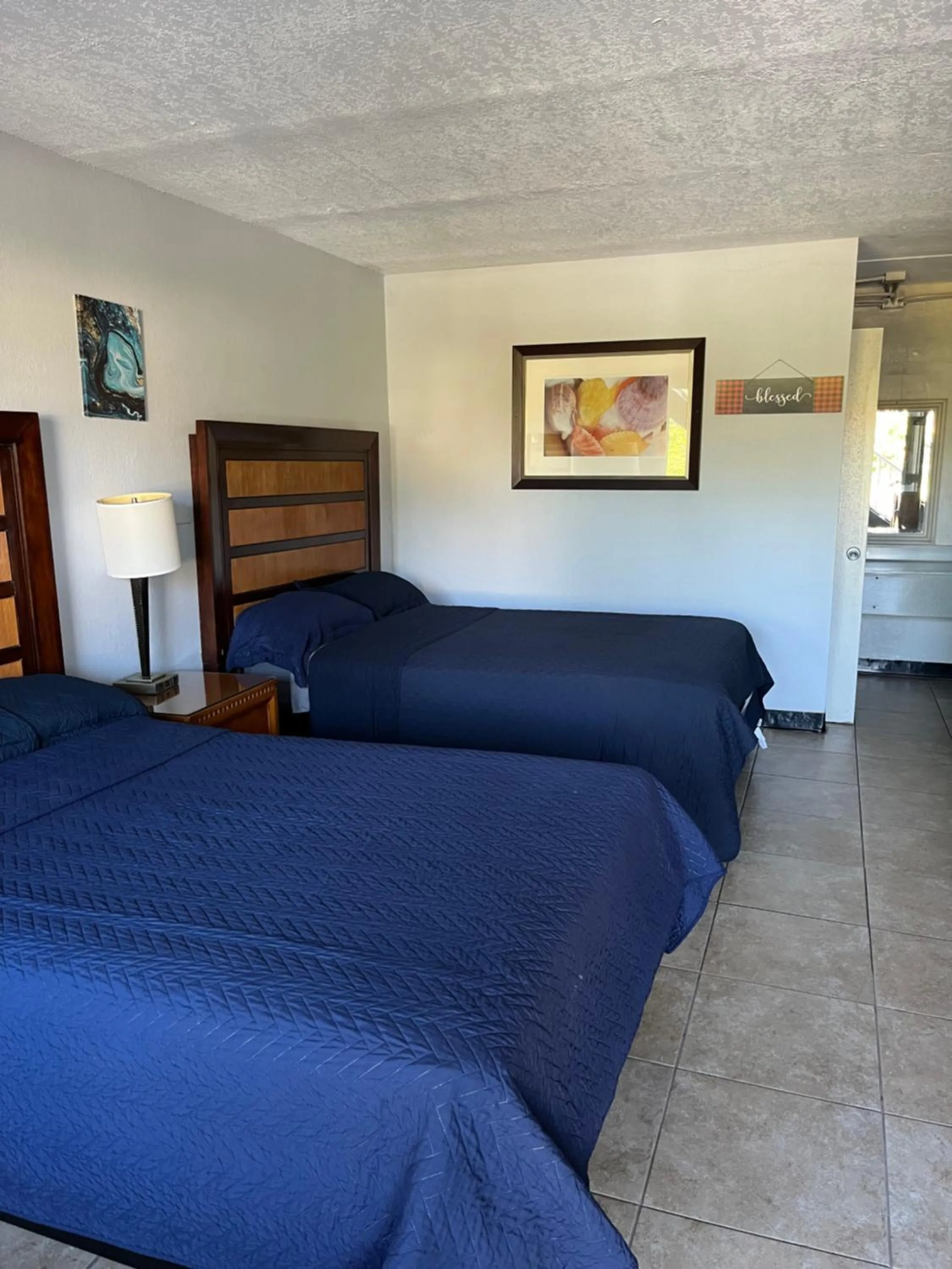 Bedroom, Bed in Budget Inn