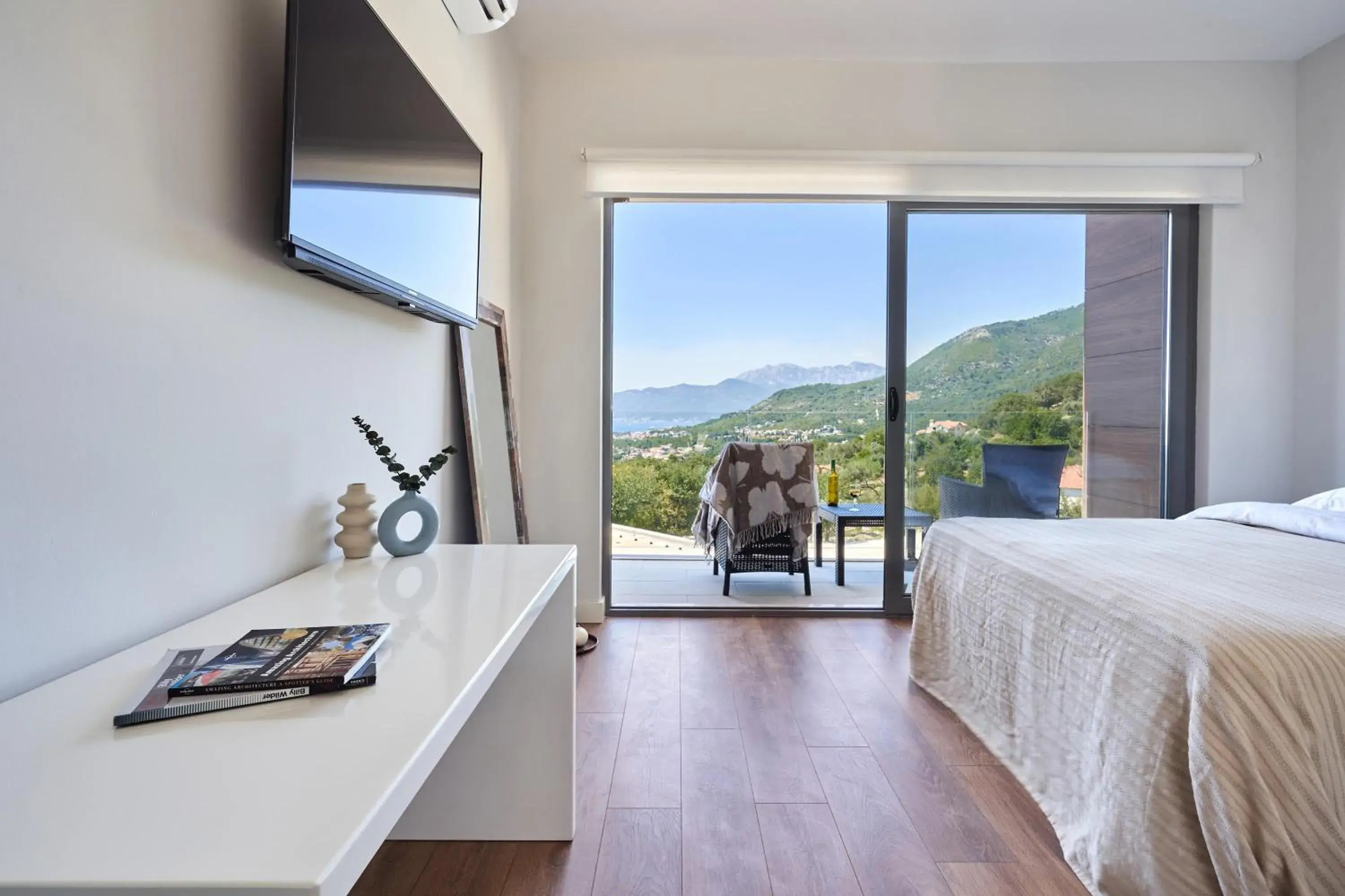 Natural landscape, Bed in Casa Collection Natural landscape, Bed in Casa Collection