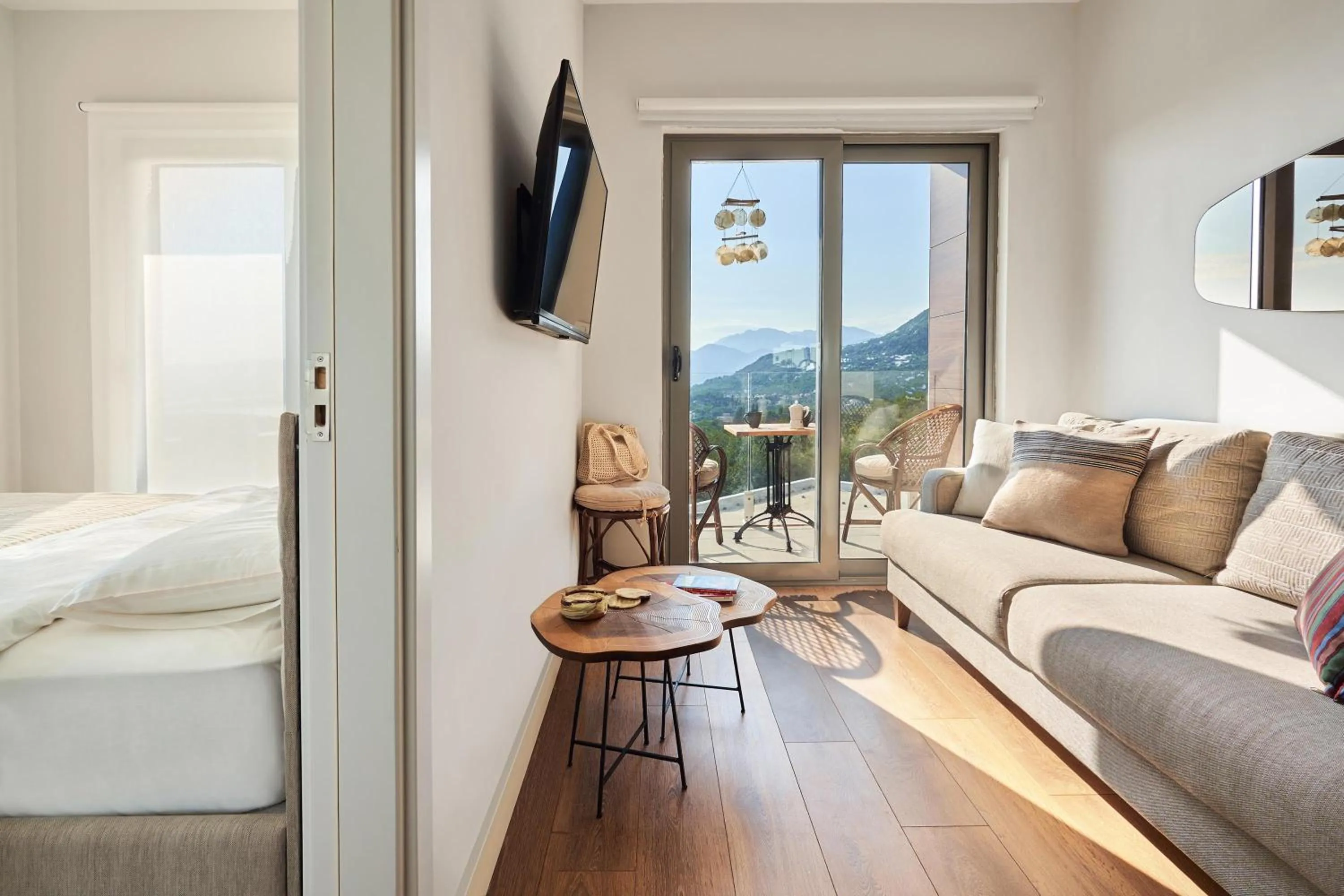 TV and multimedia, Bed in Casa Collection