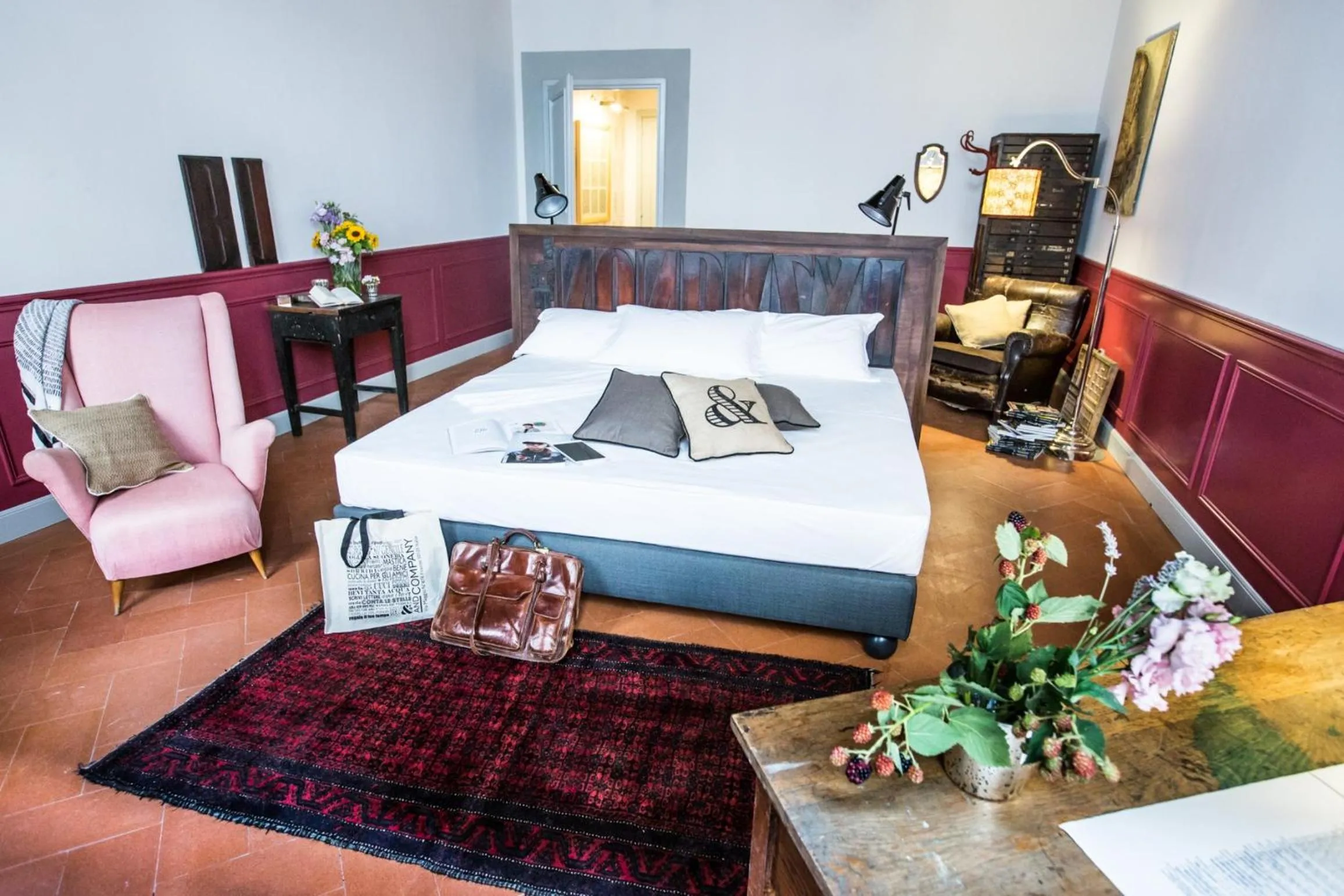 Bed in Soprarno Suites