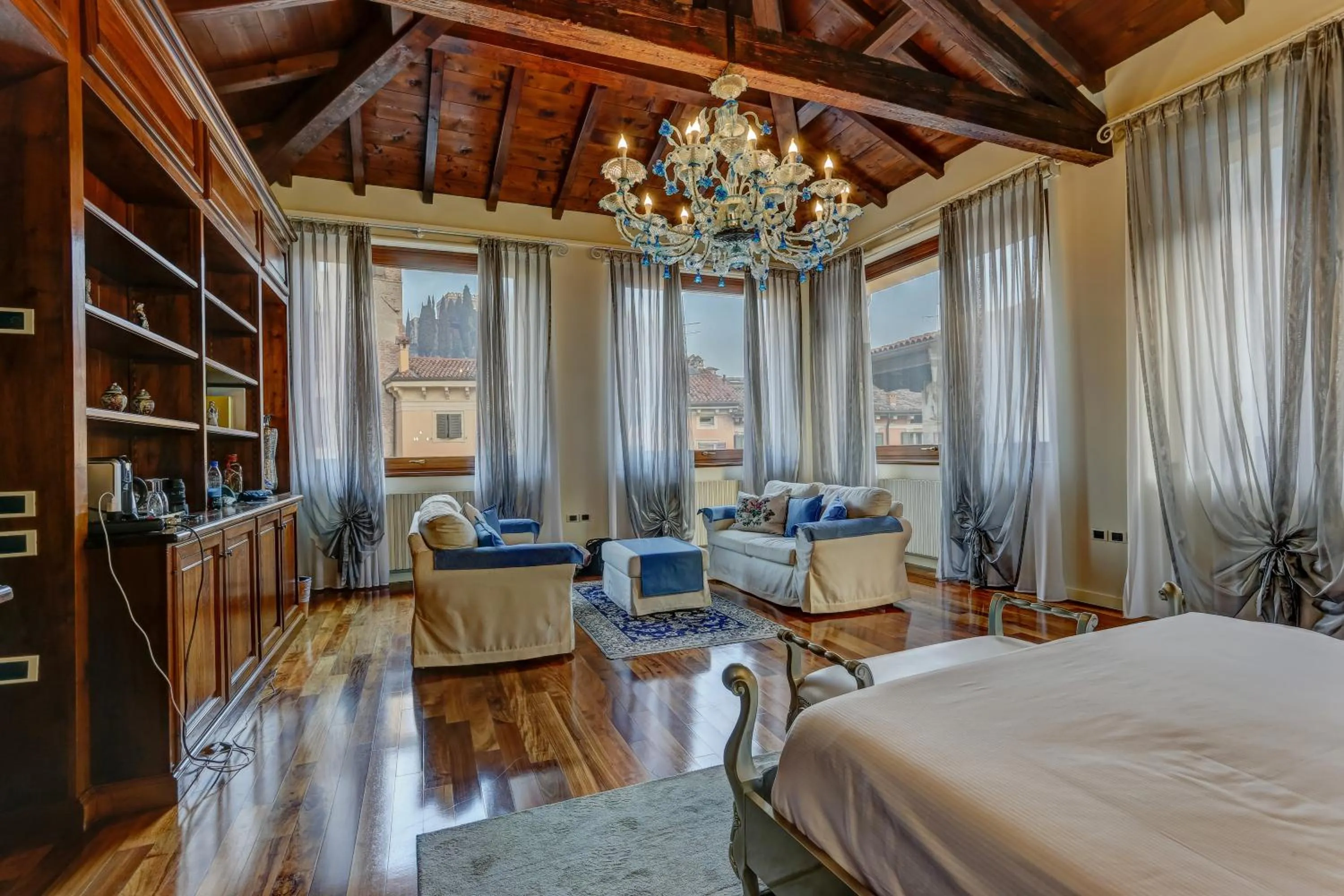 Photo of the whole room, Bed in Relais Ponte Pietra