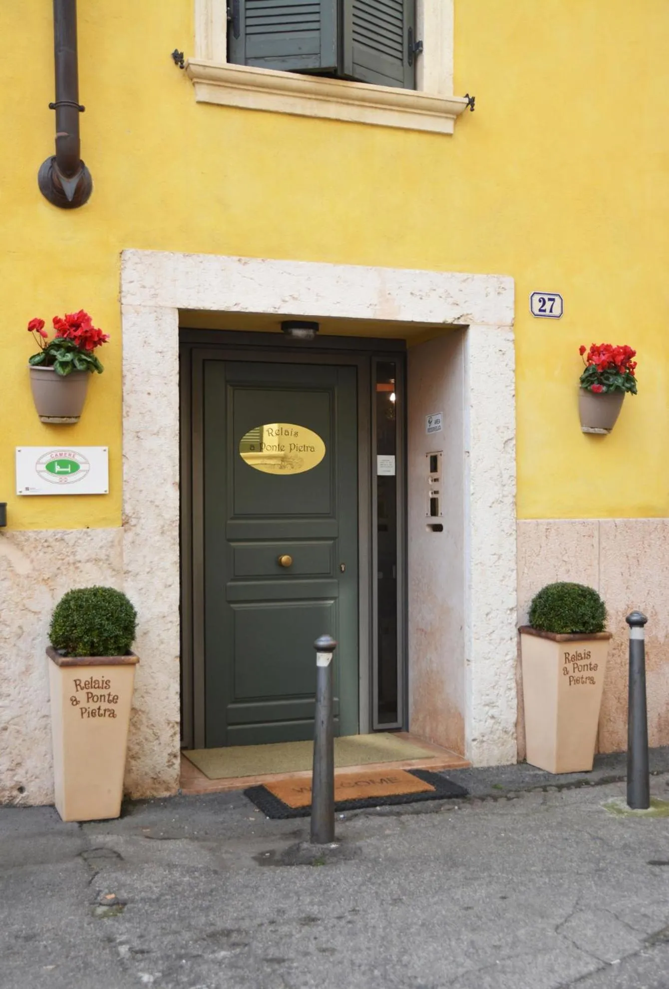 Facade/entrance in Relais Ponte Pietra