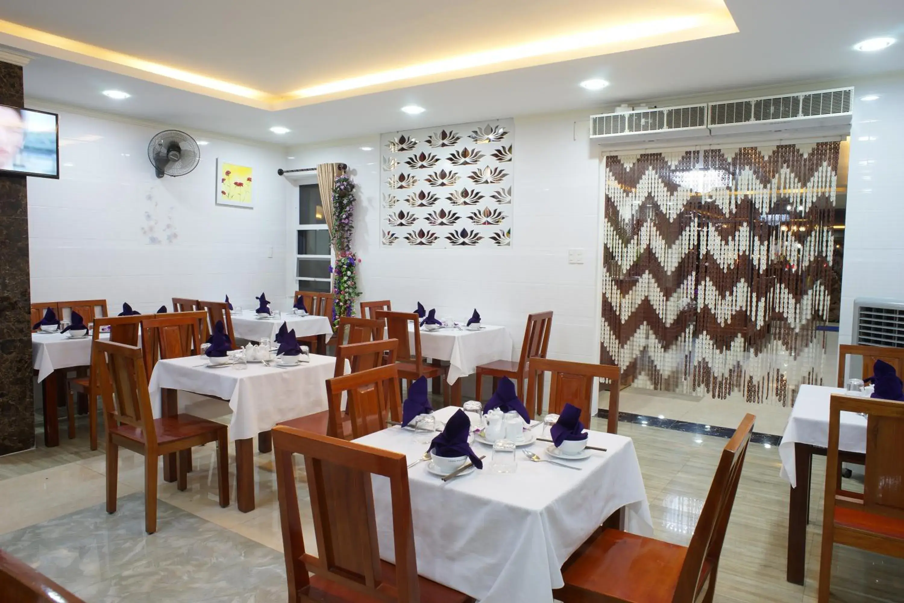 Restaurant/places to eat in La Maison Danang Beach Hotel Restaurant/places to eat in La Maison Danang Beach Hotel