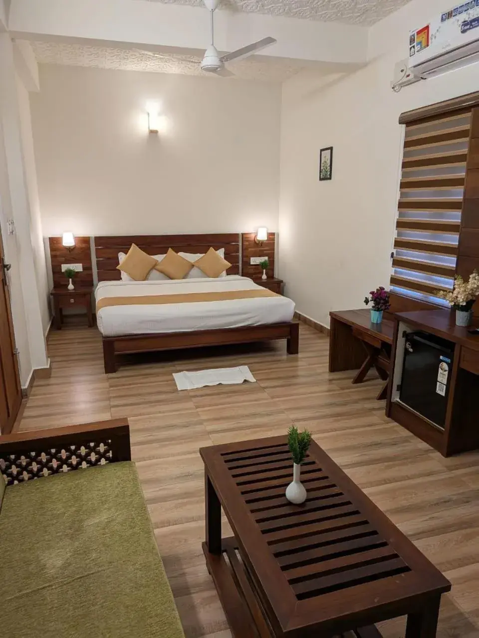 Standard Double Room with Fan in Johns Solitude Standard Double Room with Fan in Johns Solitude