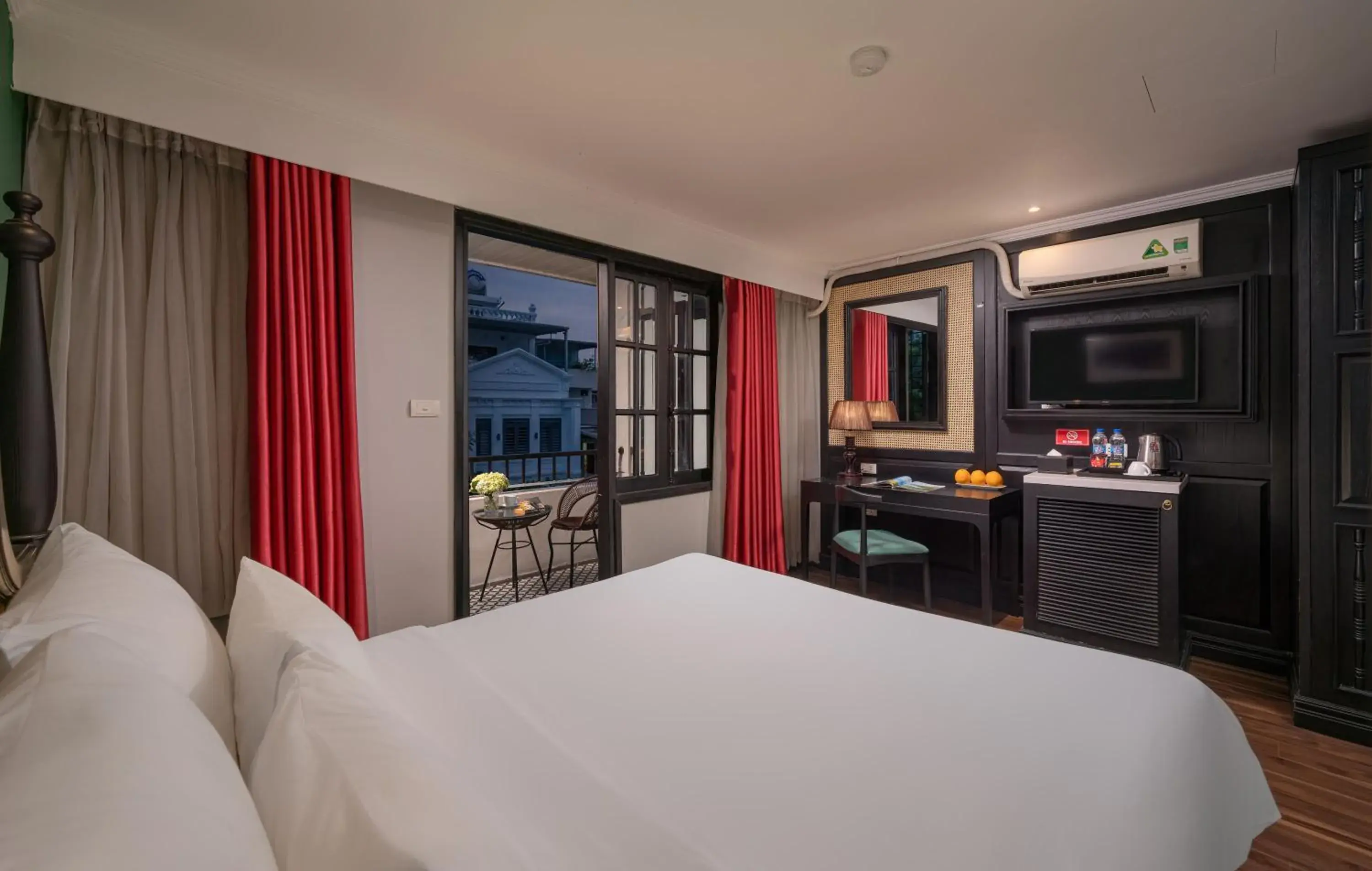 Bed in Hanoi Ancient Paradise Hotel Bed in Hanoi Ancient Paradise Hotel