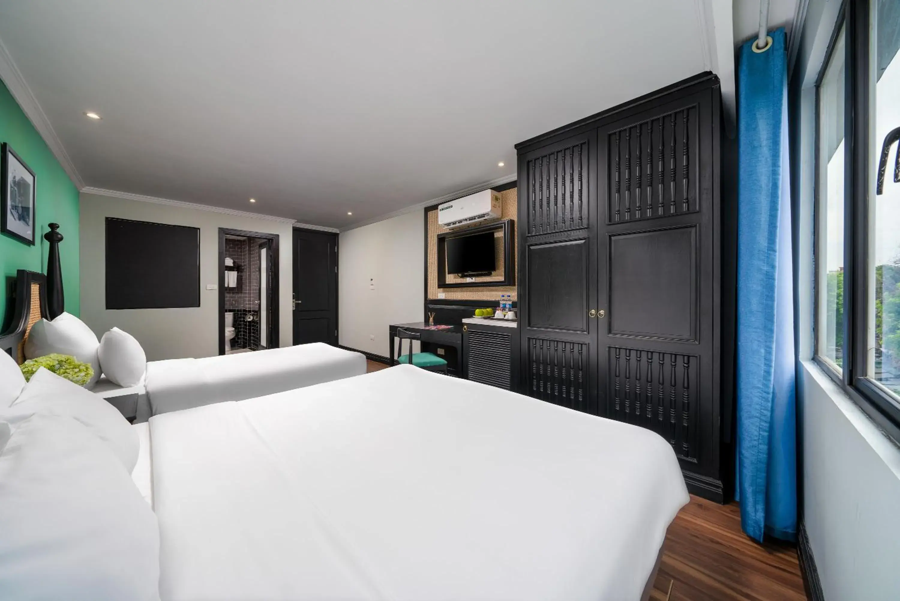 Bed in Hanoi Ancient Paradise Hotel Bed in Hanoi Ancient Paradise Hotel